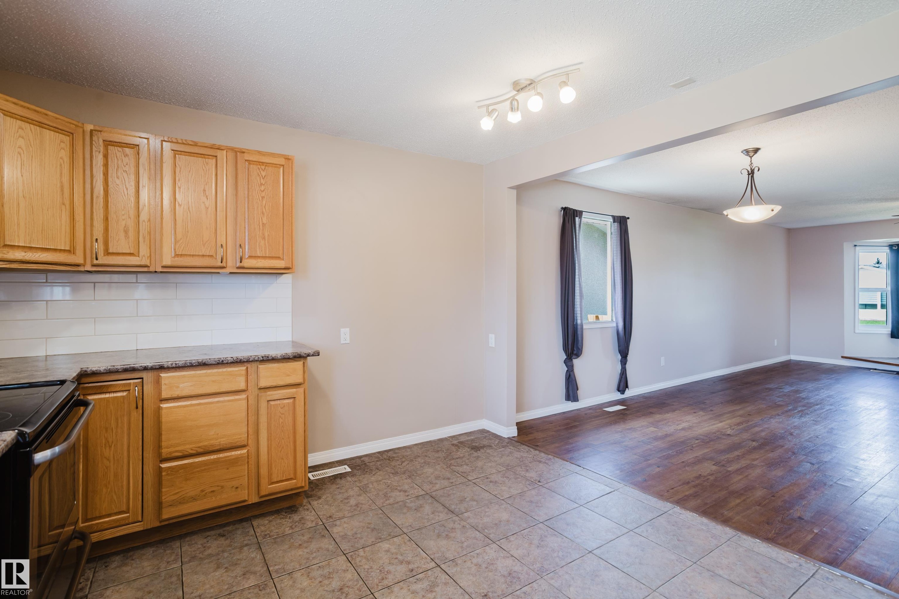 8707 151 Avenue, Edmonton, AB
