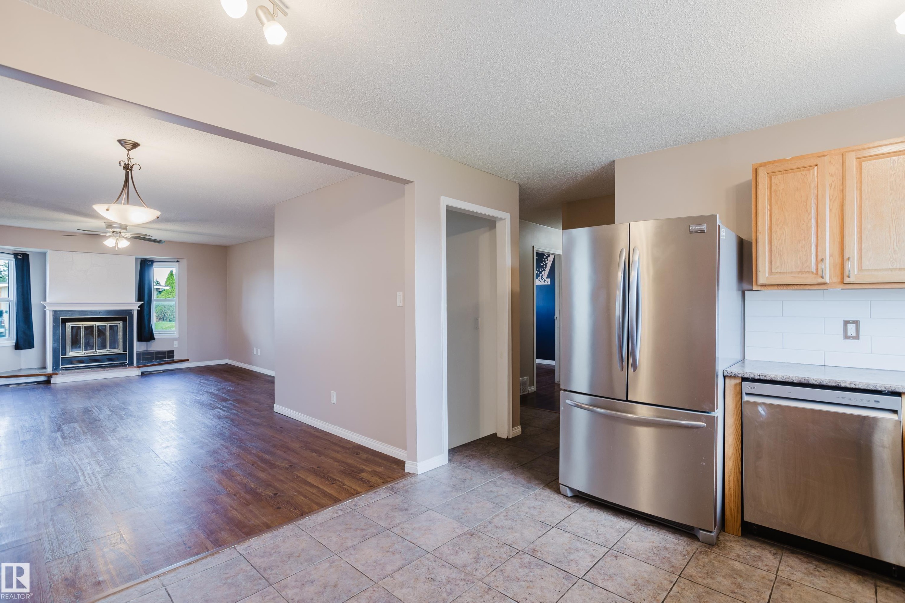 8707 151 Avenue, Edmonton, AB