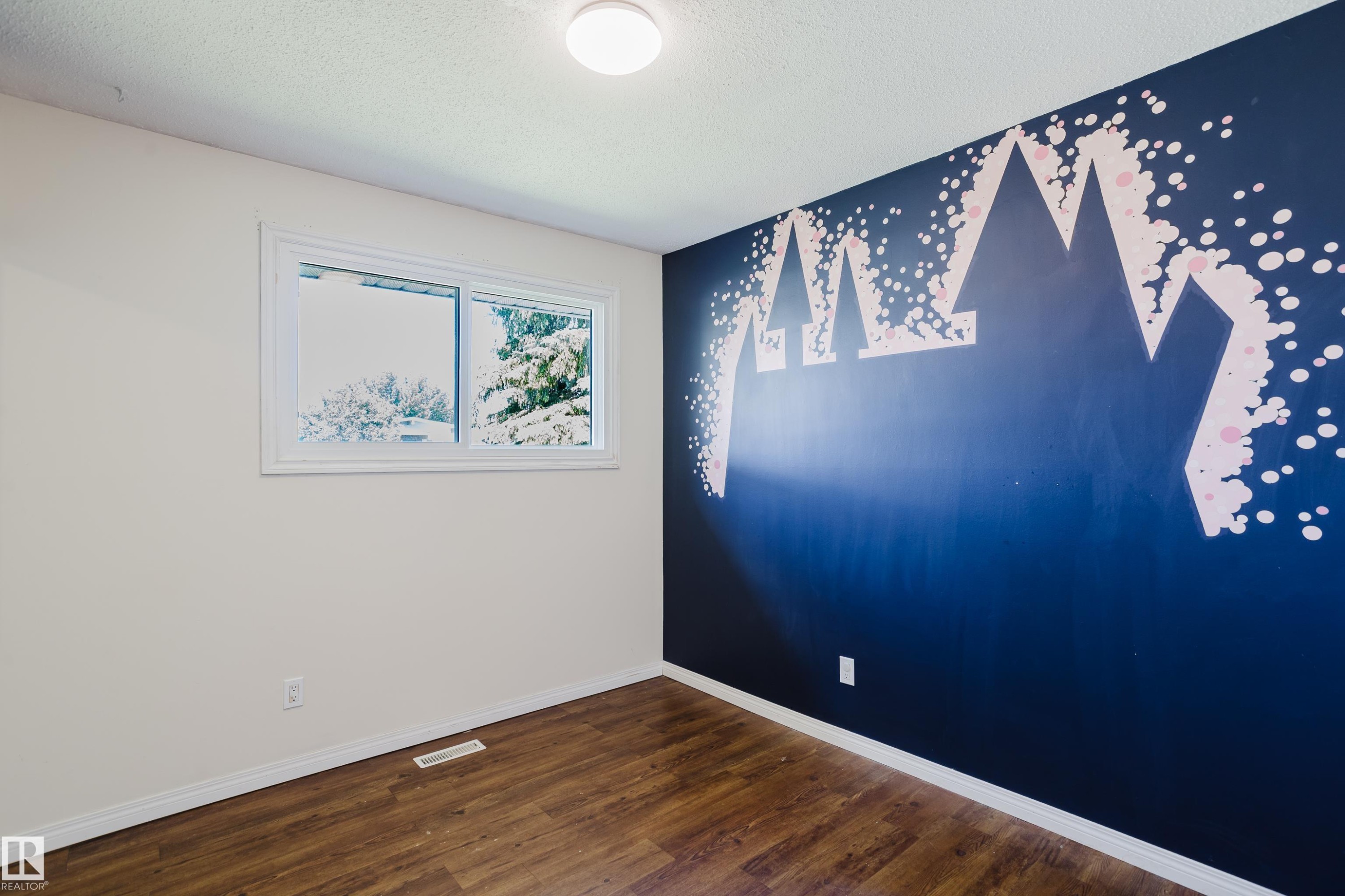 8707 151 Avenue, Edmonton, AB