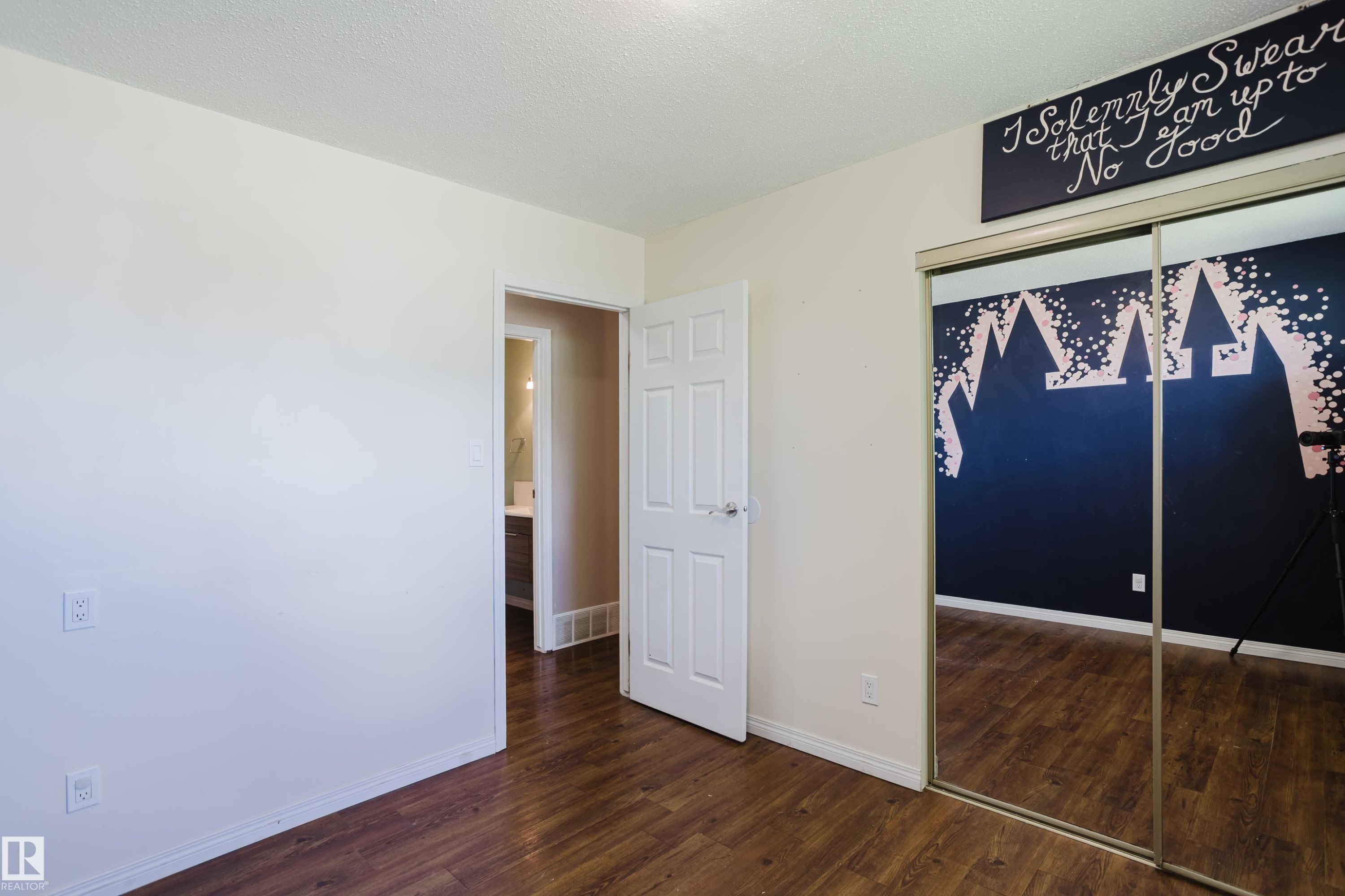 8707 151 Avenue, Edmonton, AB