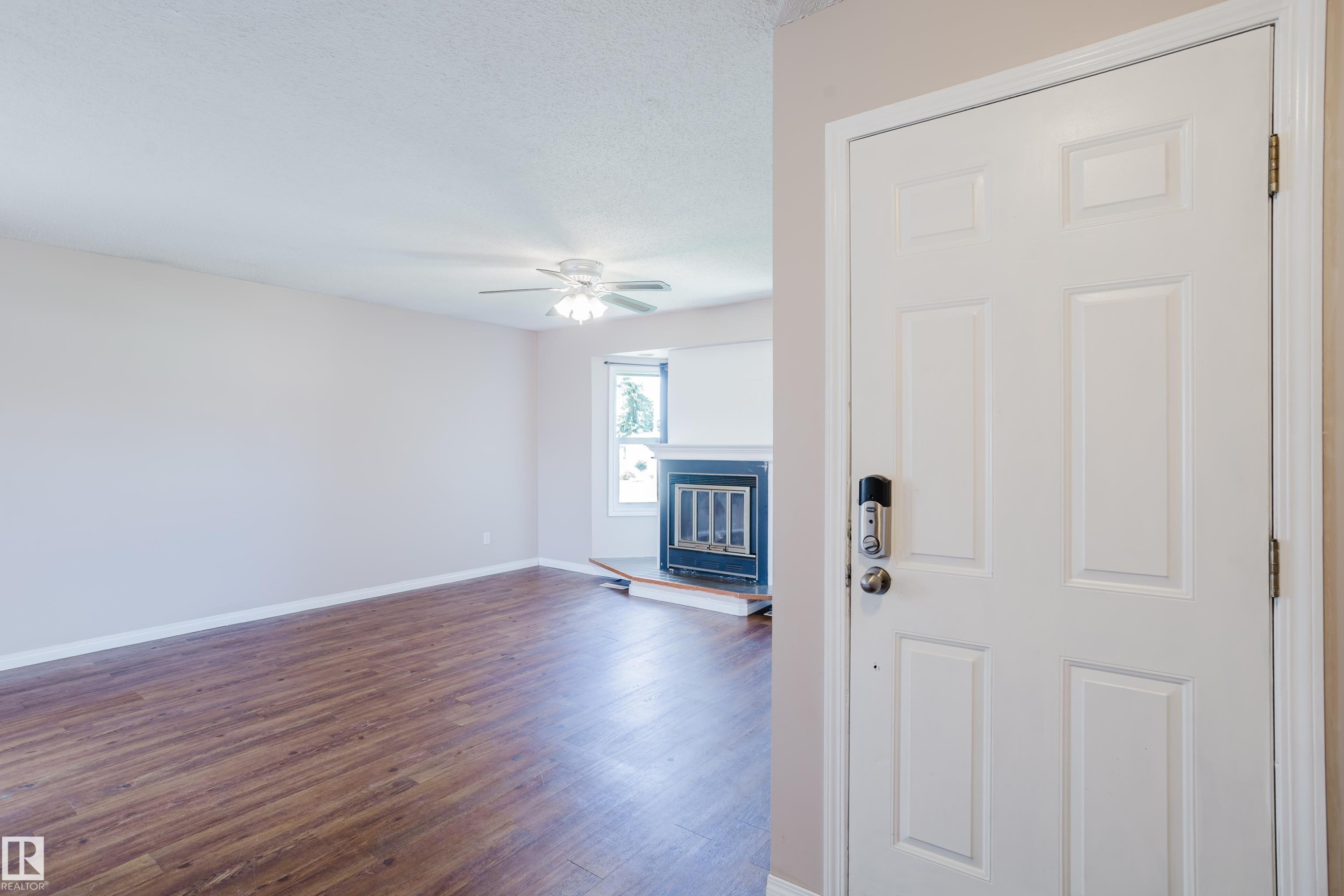 8707 151 Avenue, Edmonton, AB