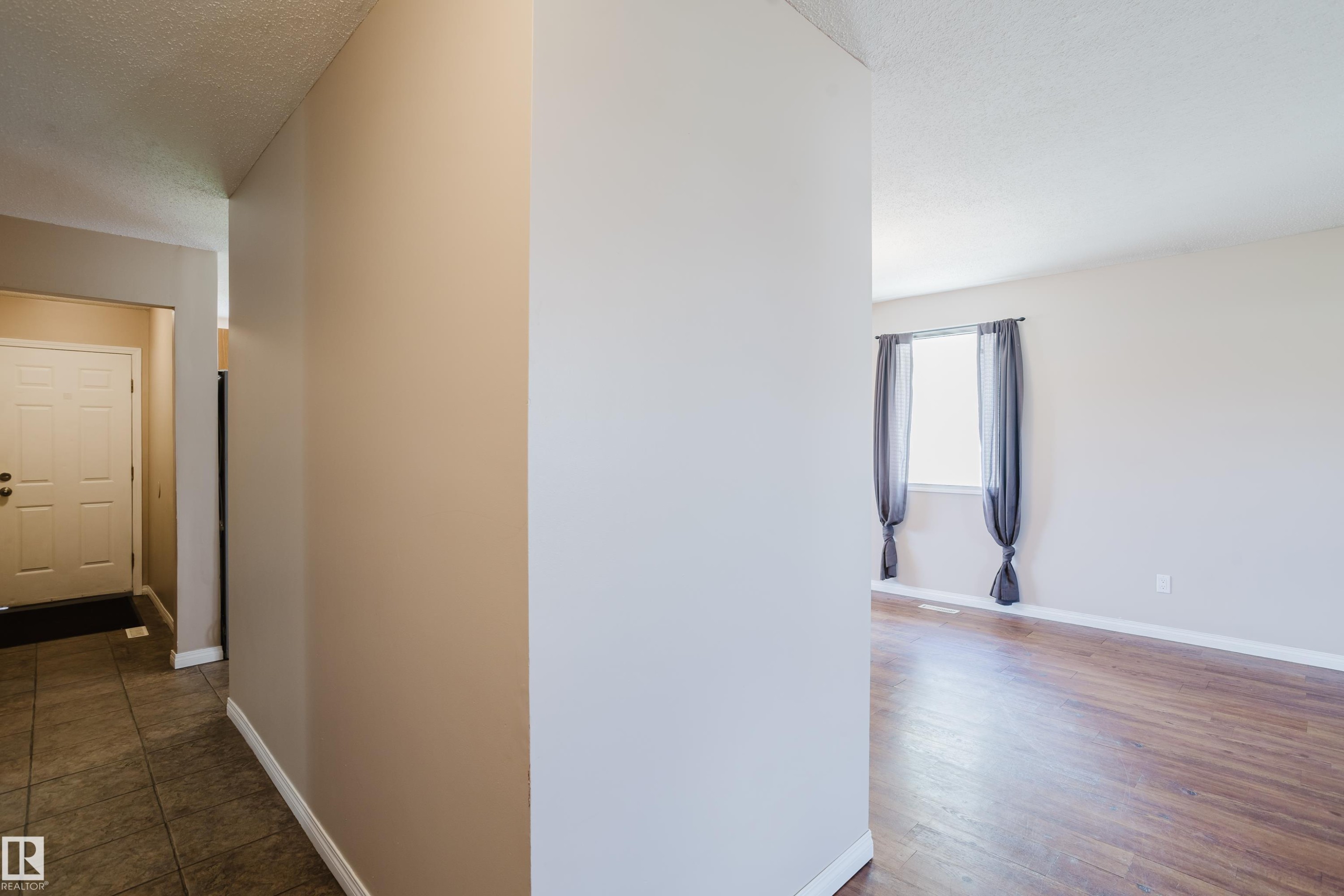 8707 151 Avenue, Edmonton, AB
