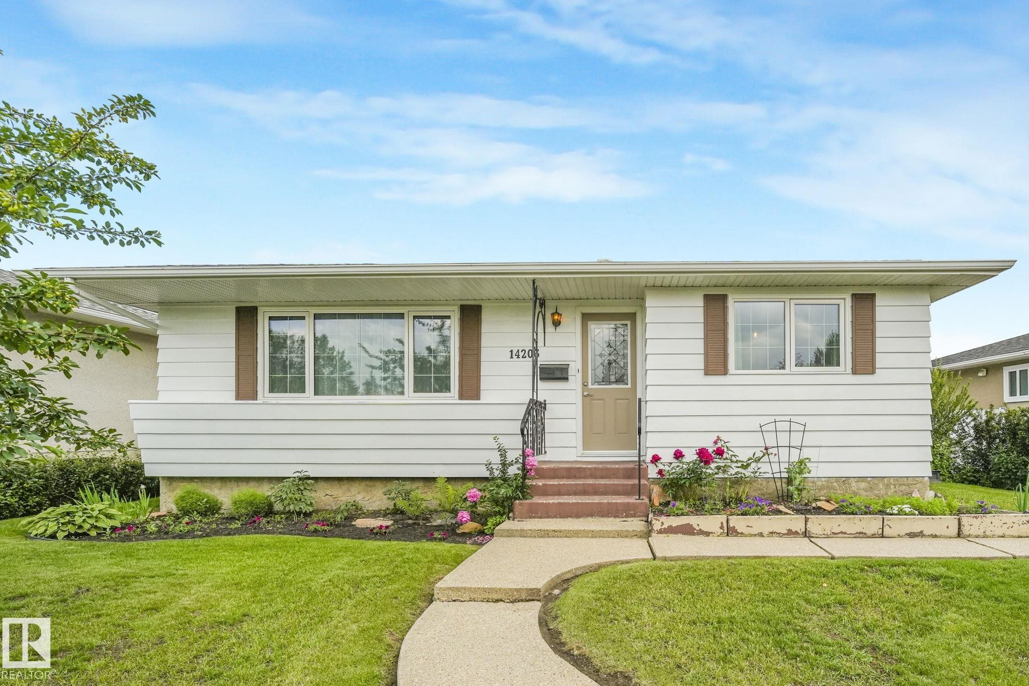14203 74 Street Nw, Edmonton, AB - Outdoor
