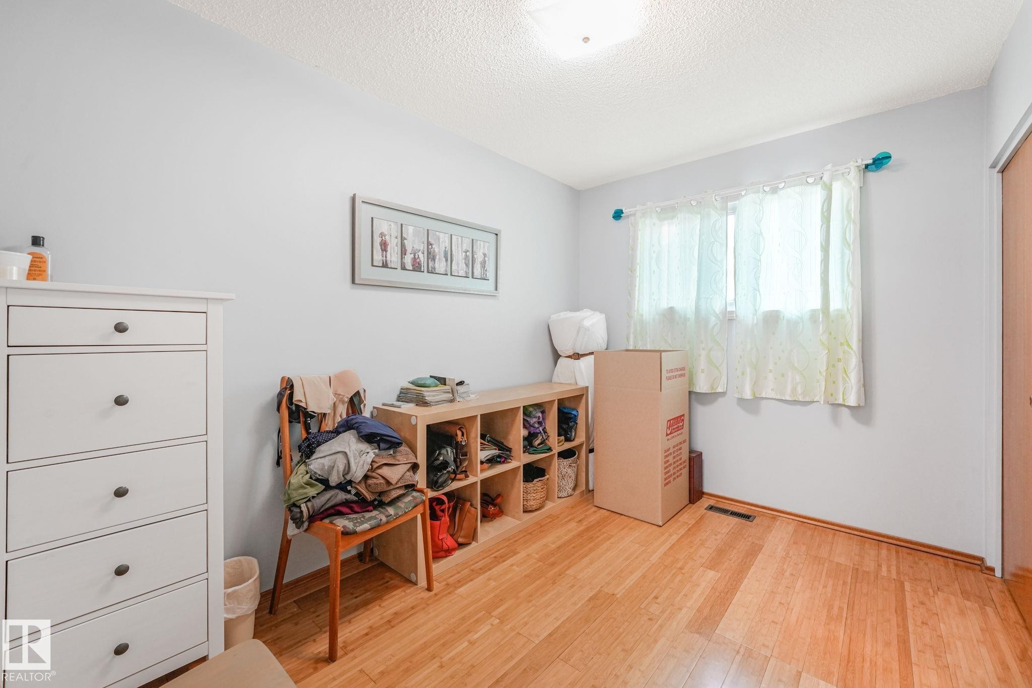 14203 74 Street Nw, Edmonton, AB - Indoor