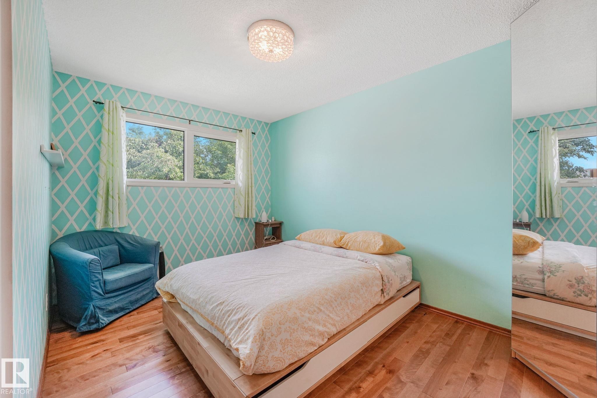 14203 74 Street Nw, Edmonton, AB - Indoor Photo Showing Bedroom