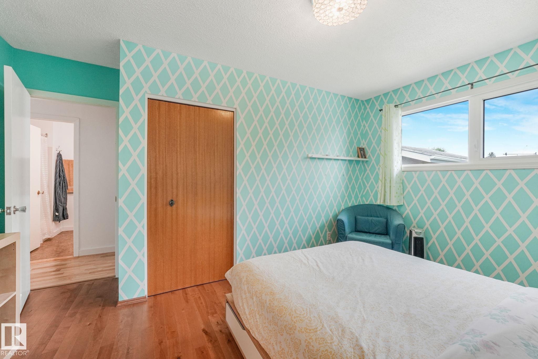 14203 74 Street Nw, Edmonton, AB - Indoor Photo Showing Bedroom