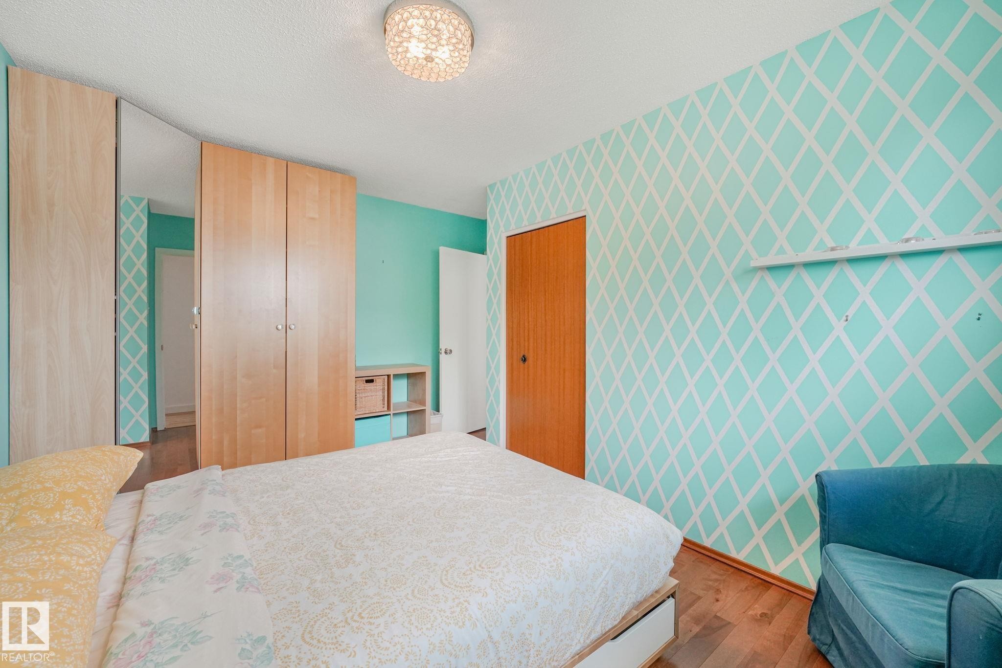 14203 74 Street Nw, Edmonton, AB - Indoor Photo Showing Bedroom