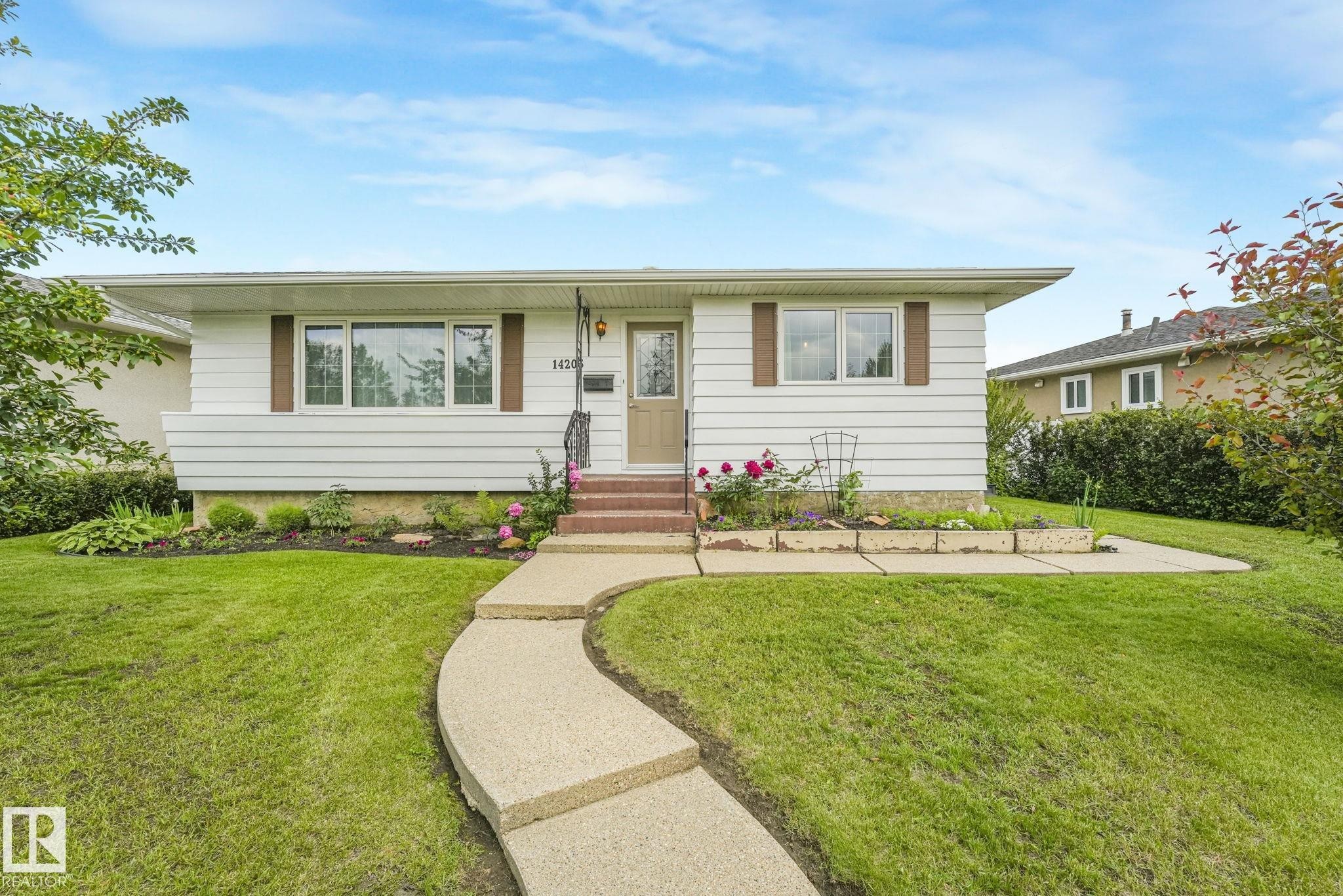 14203 74 Street Nw, Edmonton, AB - Outdoor