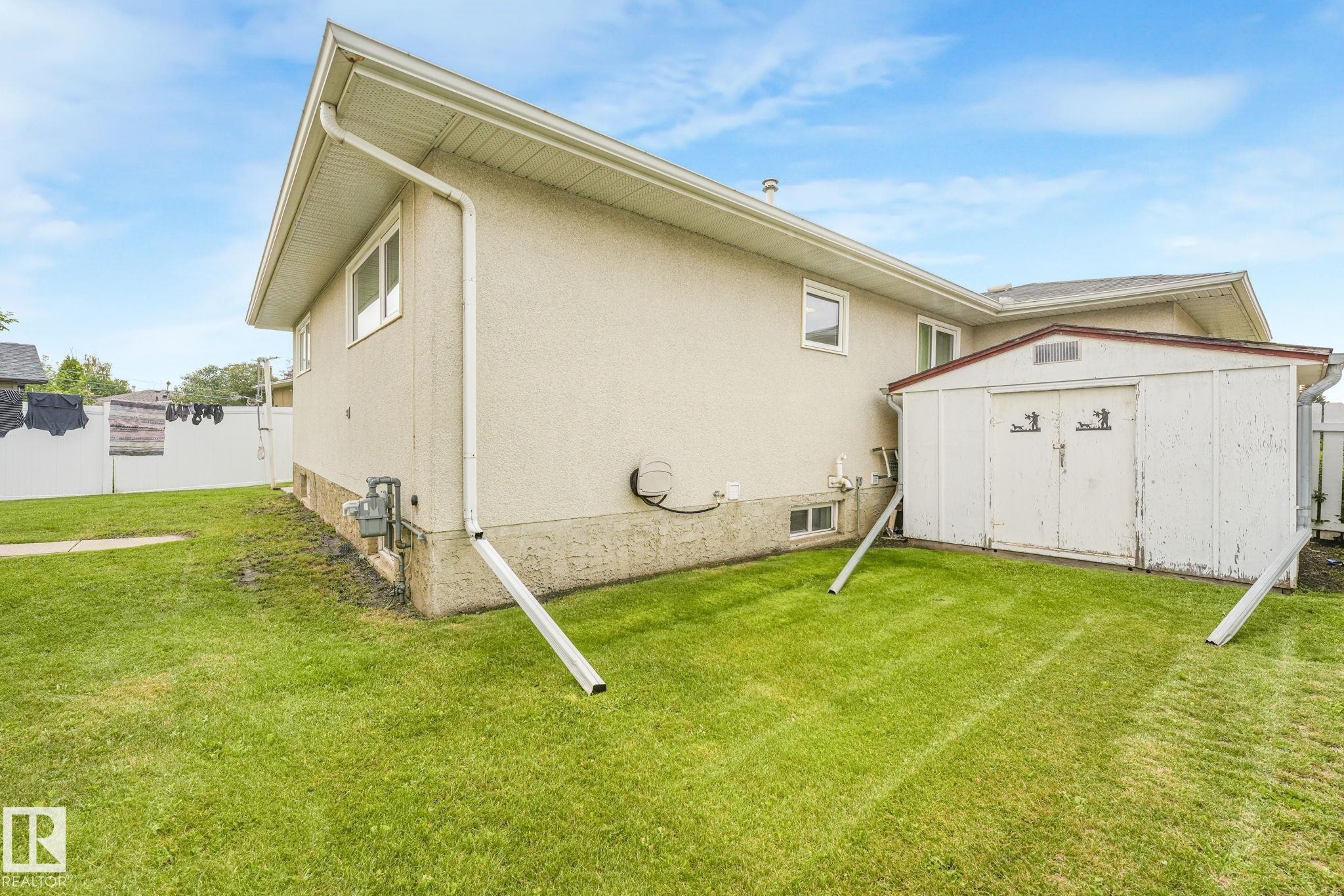 14203 74 Street Nw, Edmonton, AB - Outdoor