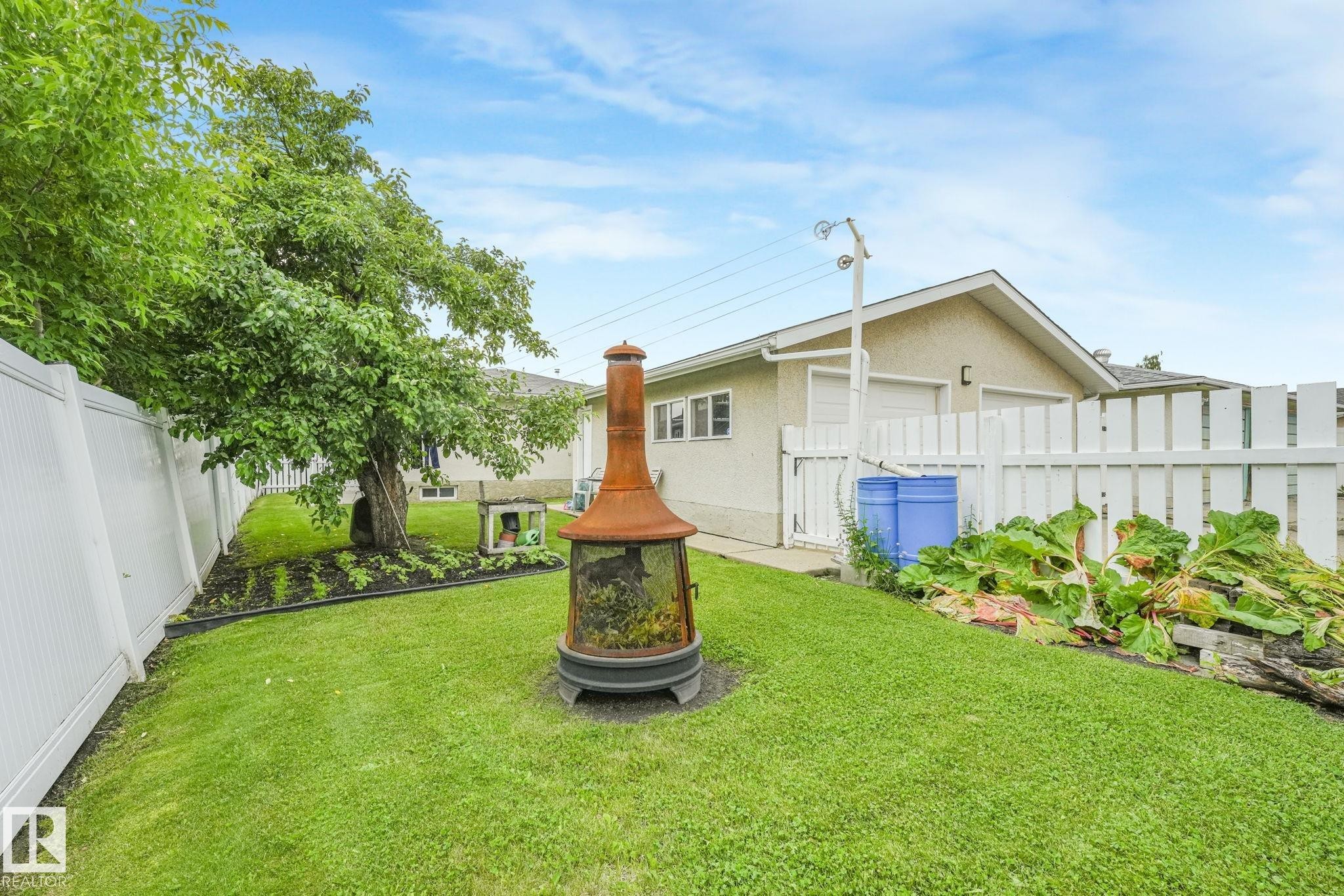14203 74 Street Nw, Edmonton, AB - Outdoor