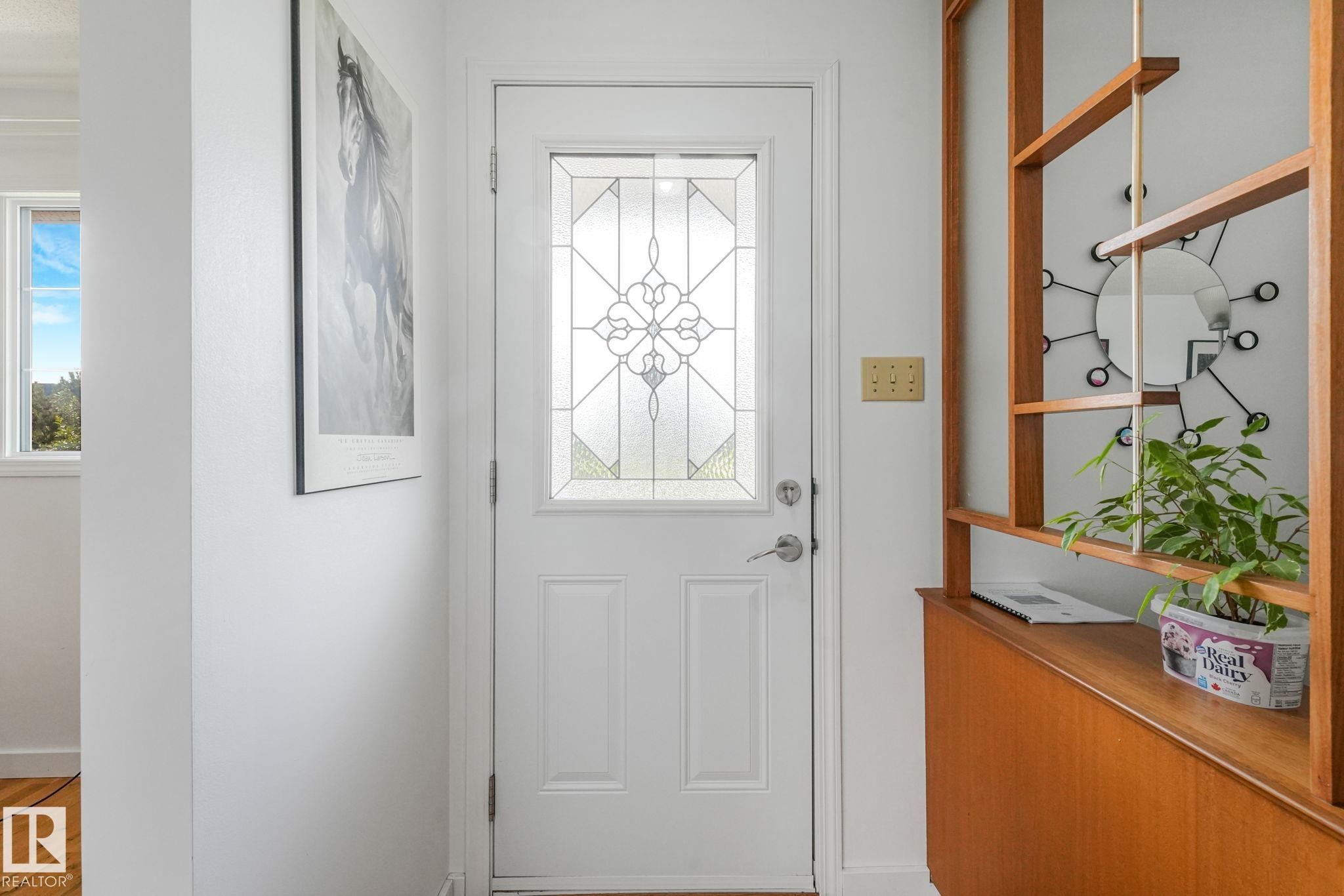 14203 74 Street Nw, Edmonton, AB - Indoor Photo Showing Other Room