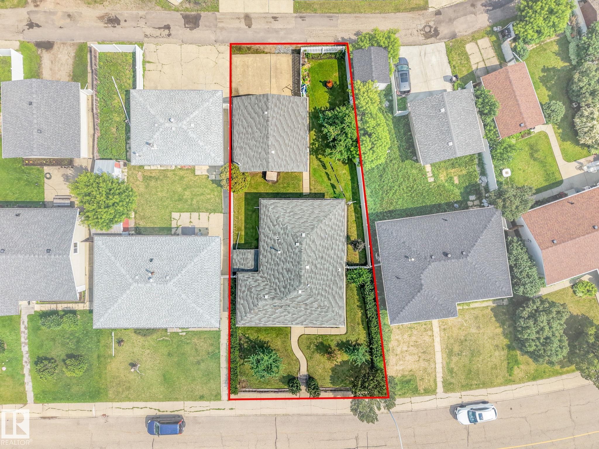 14203 74 Street Nw, Edmonton, AB -
