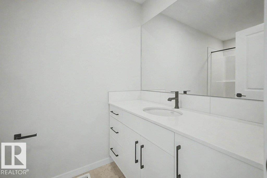 400 Stiles Way, Leduc, AB - Indoor Photo Showing Bathroom