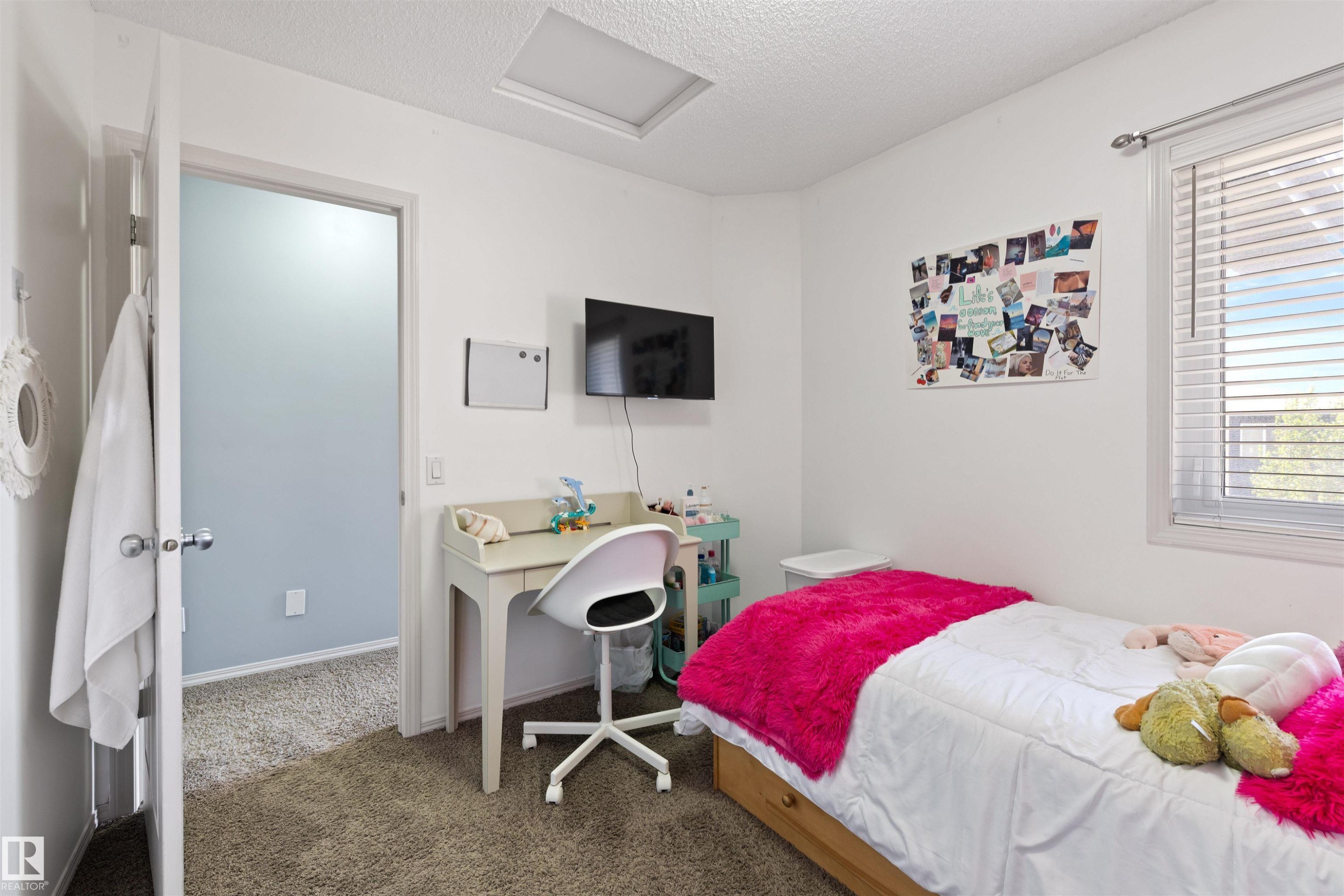 60 Red Tail Way, St. Albert, AB - Indoor Photo Showing Bedroom