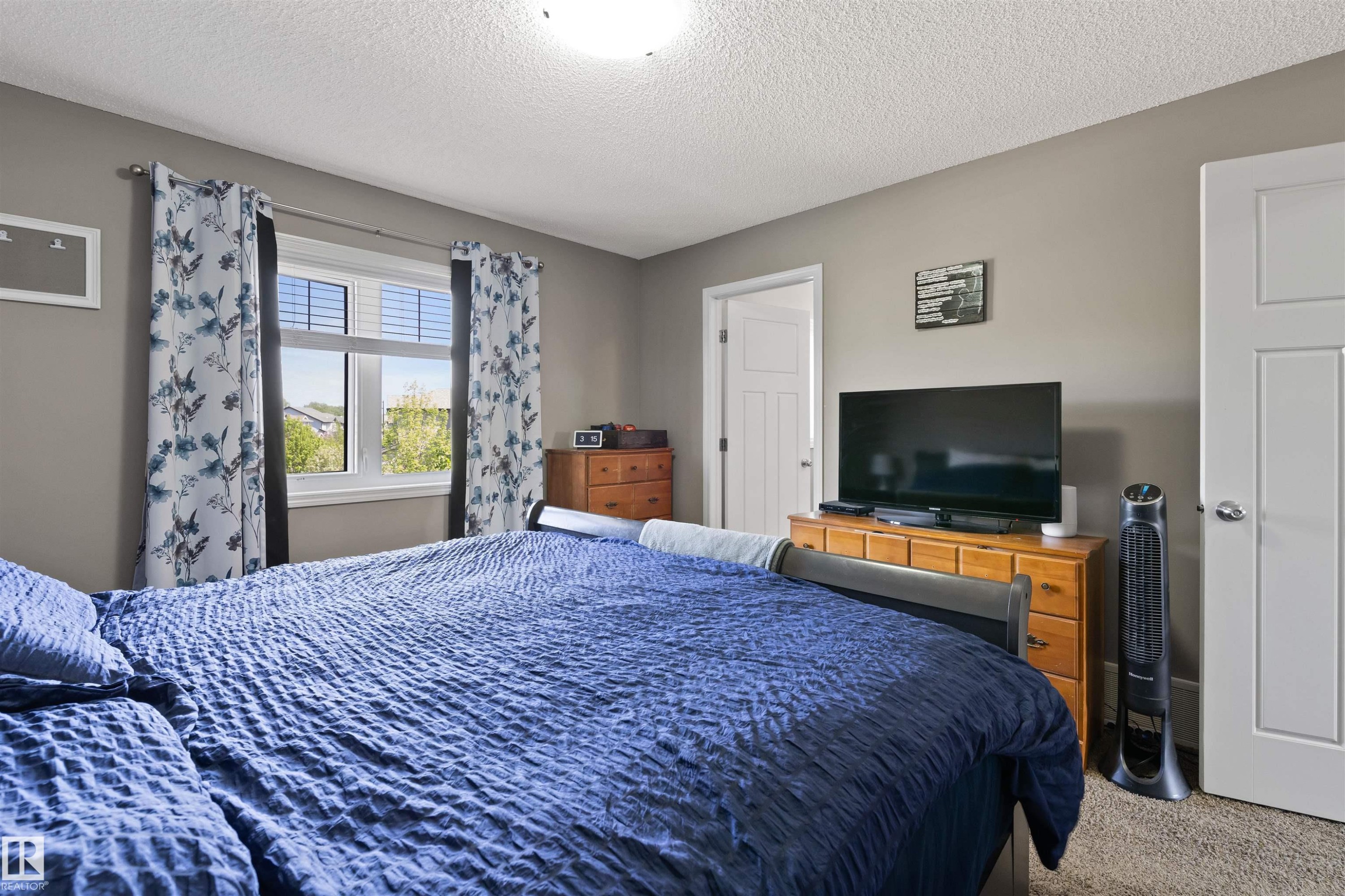 60 Red Tail Way, St. Albert, AB - Indoor Photo Showing Bedroom