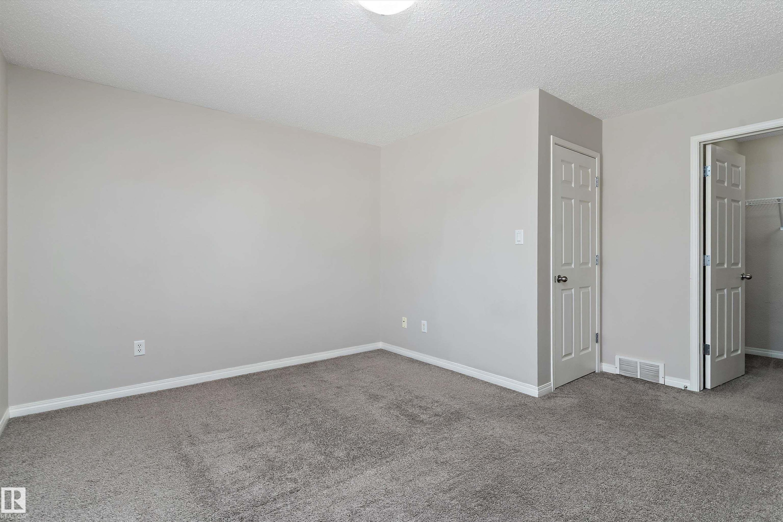 #56 130 Hyndman Cr Nw, Edmonton, AB - Indoor Photo Showing Other Room