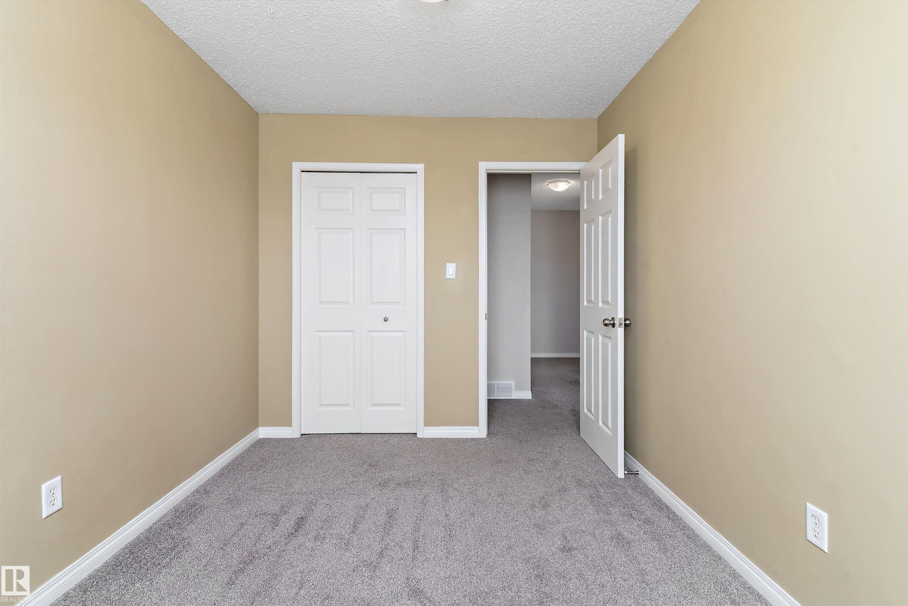 #56 130 Hyndman Cr Nw, Edmonton, AB - Indoor Photo Showing Other Room