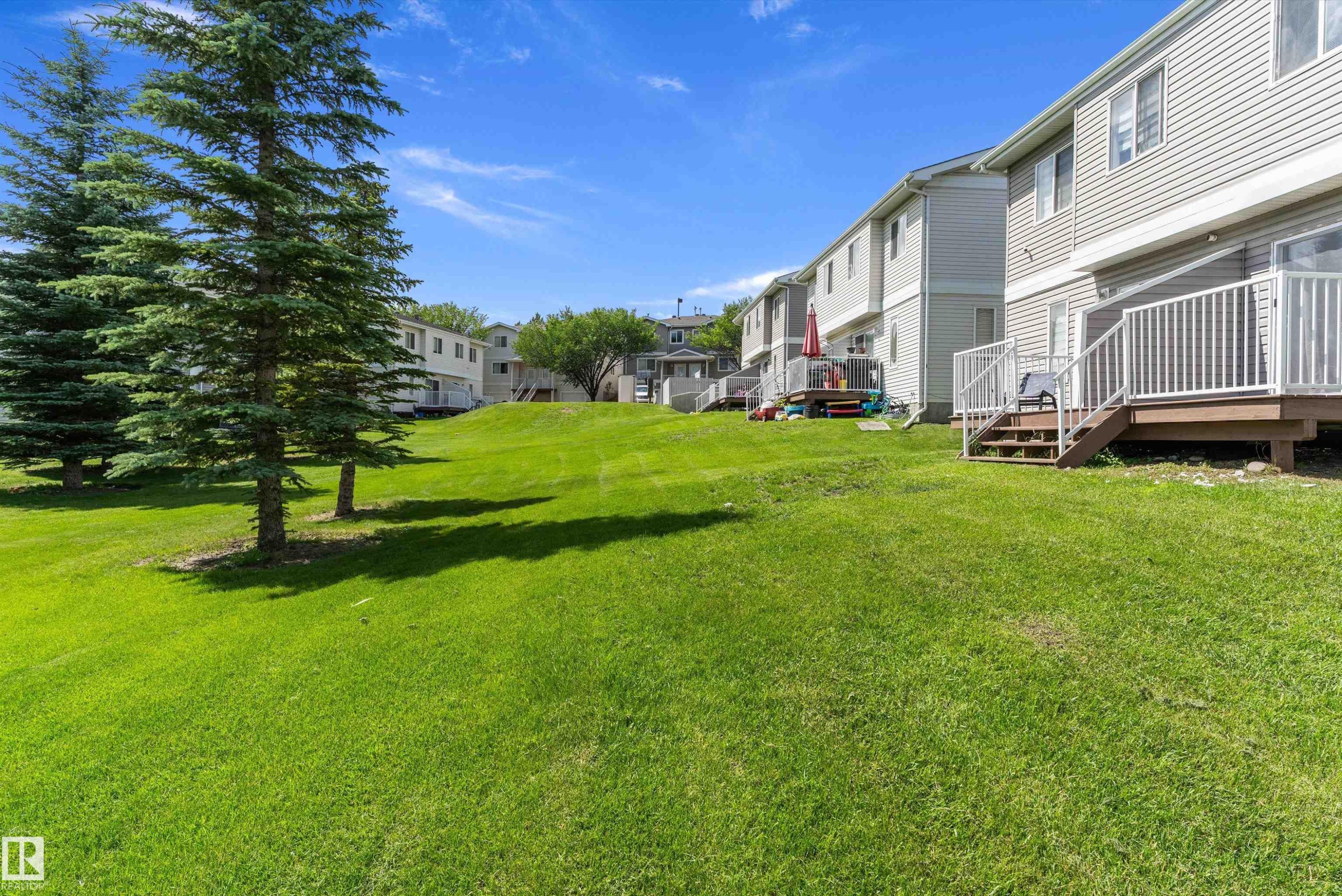 #56 130 Hyndman Cr Nw, Edmonton, AB - Outdoor