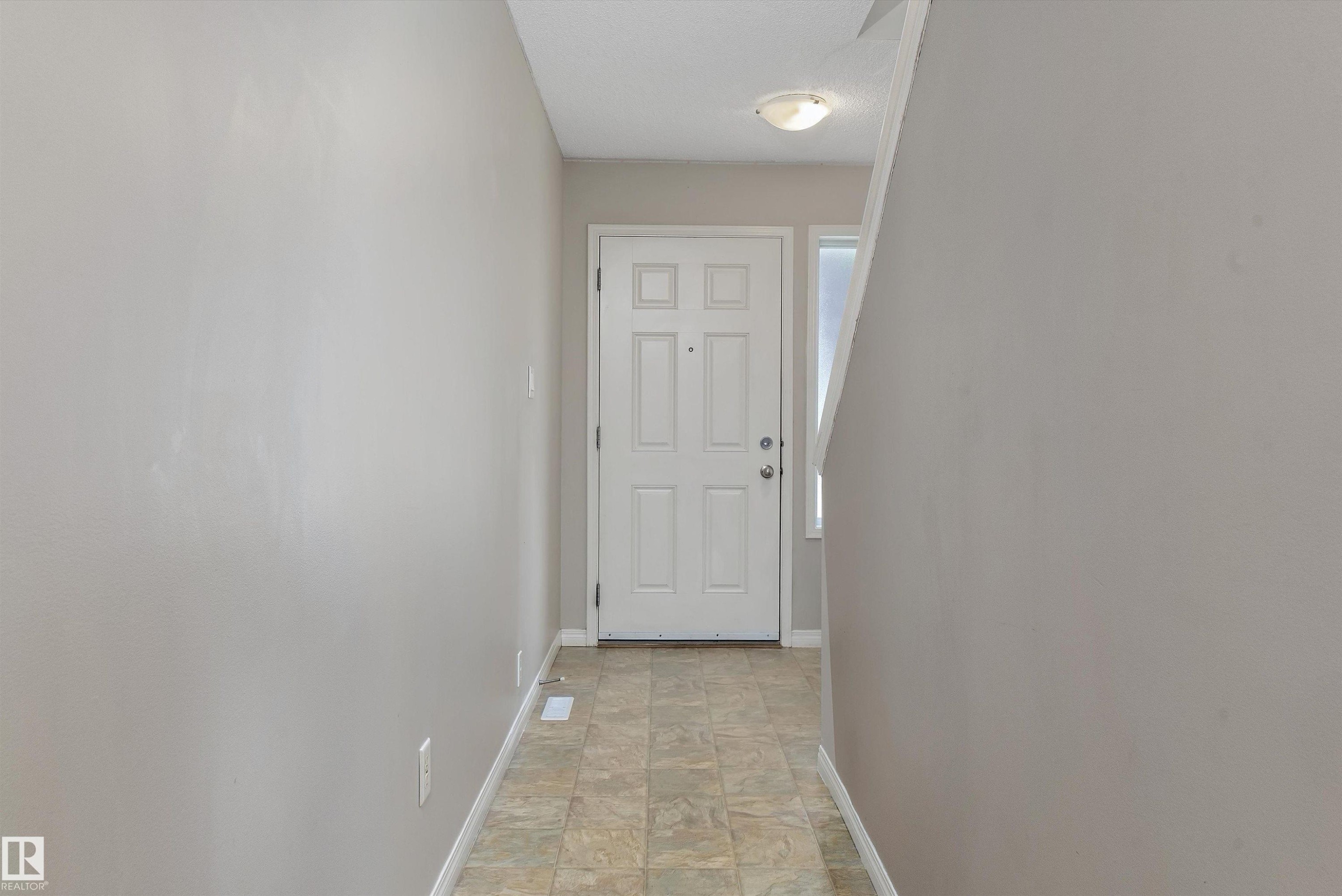#56 130 Hyndman Cr Nw, Edmonton, AB - Indoor Photo Showing Other Room