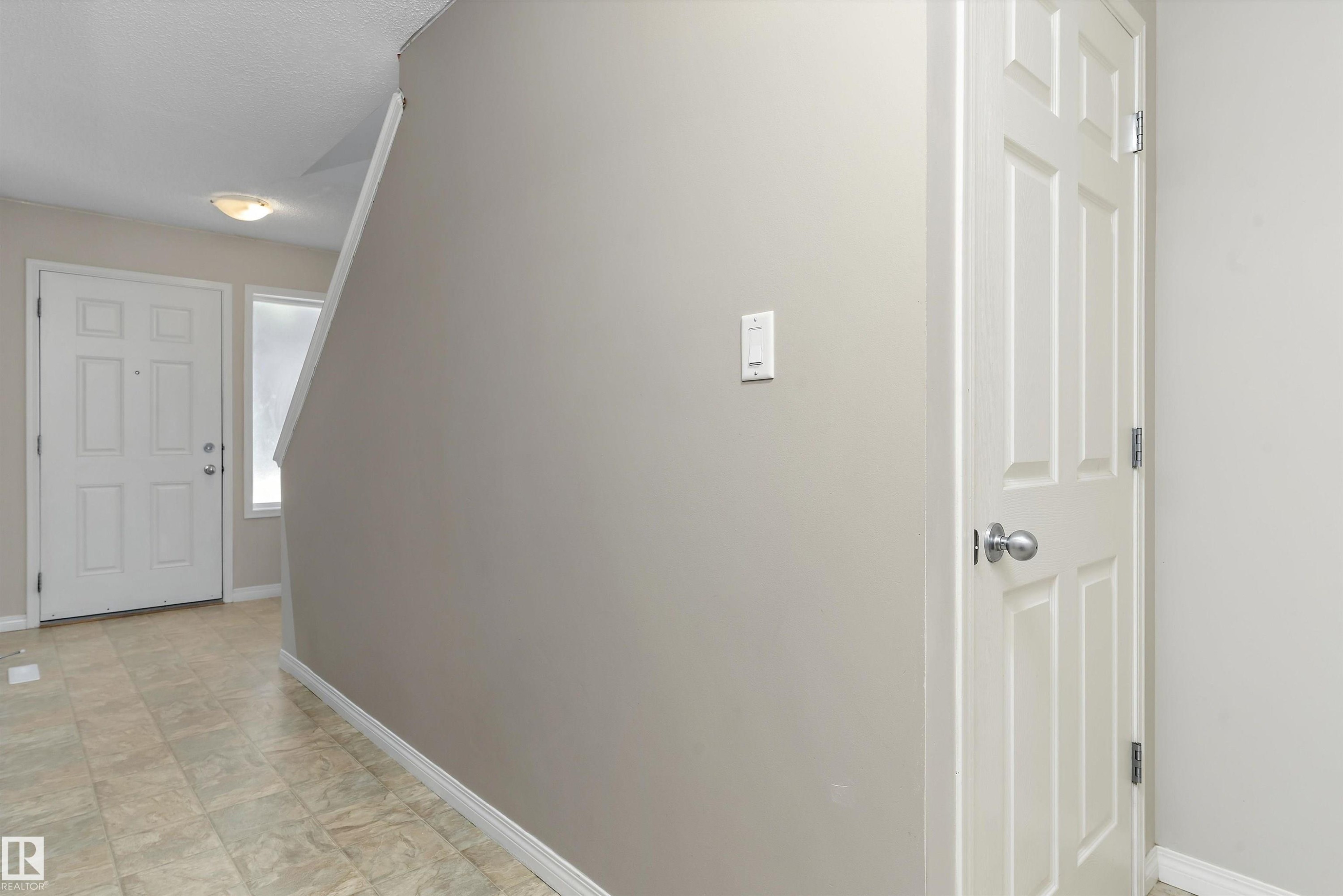 #56 130 Hyndman Cr Nw, Edmonton, AB - Indoor Photo Showing Other Room