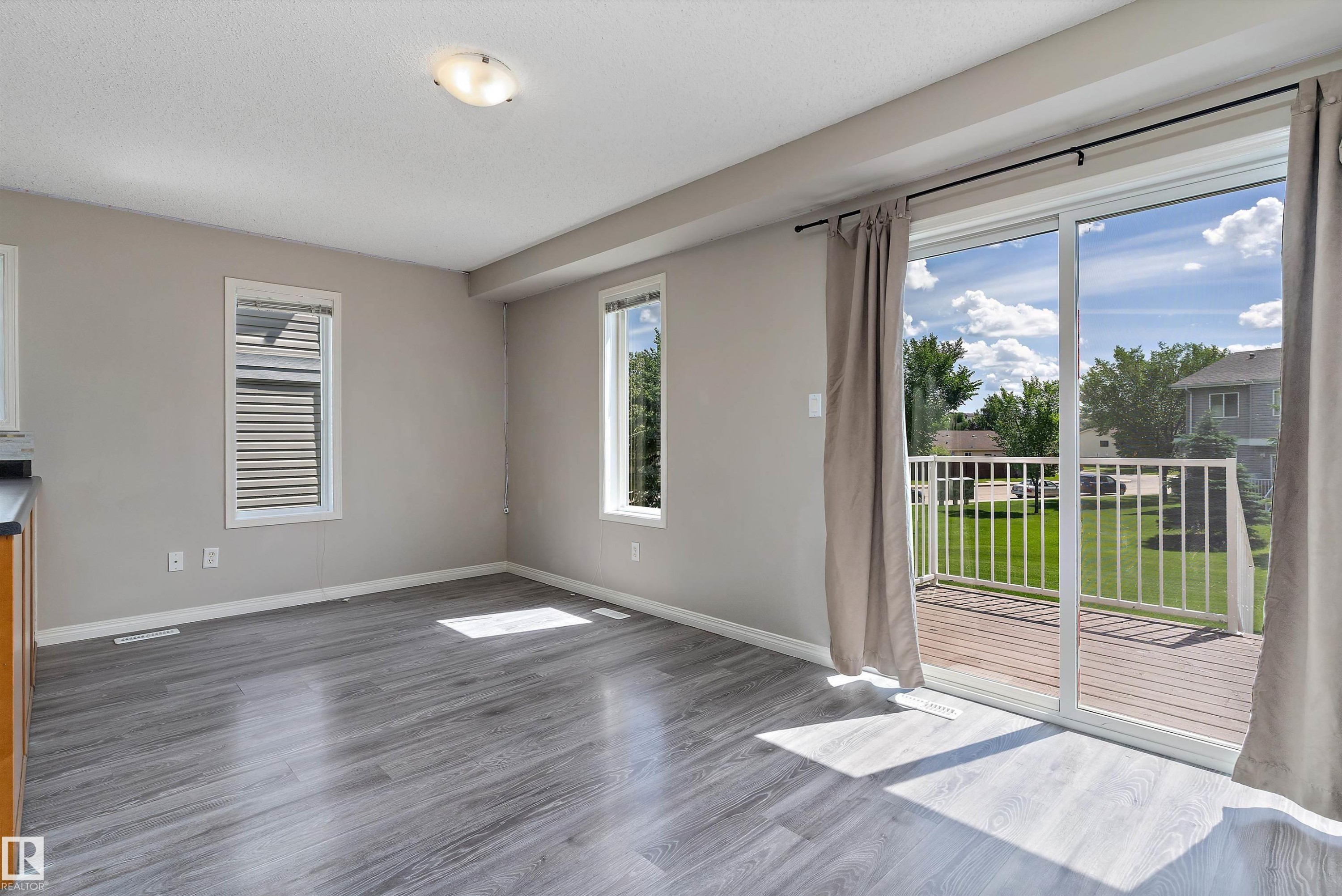 #56 130 Hyndman Cr Nw, Edmonton, AB - Indoor Photo Showing Other Room