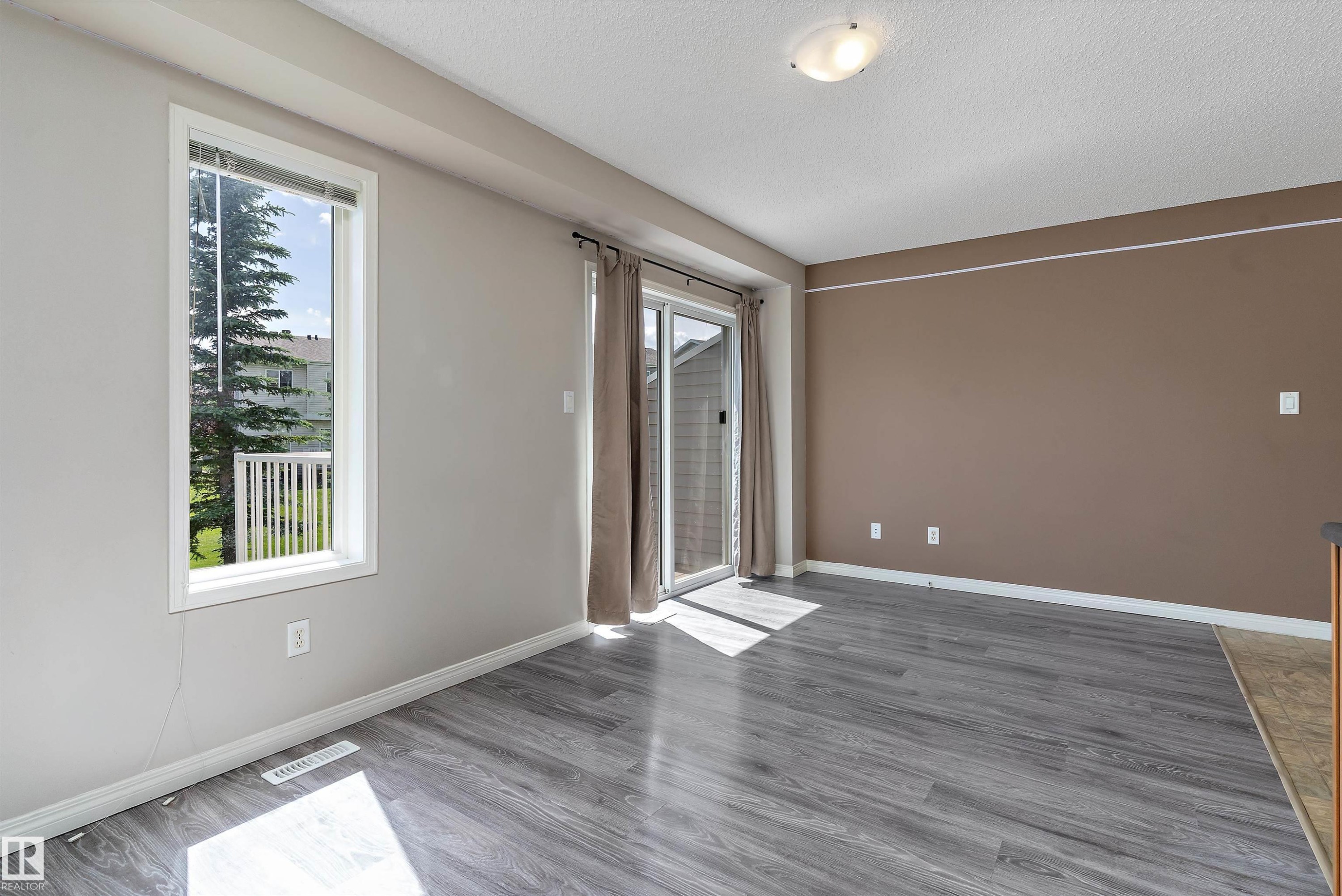 #56 130 Hyndman Cr Nw, Edmonton, AB - Indoor Photo Showing Other Room