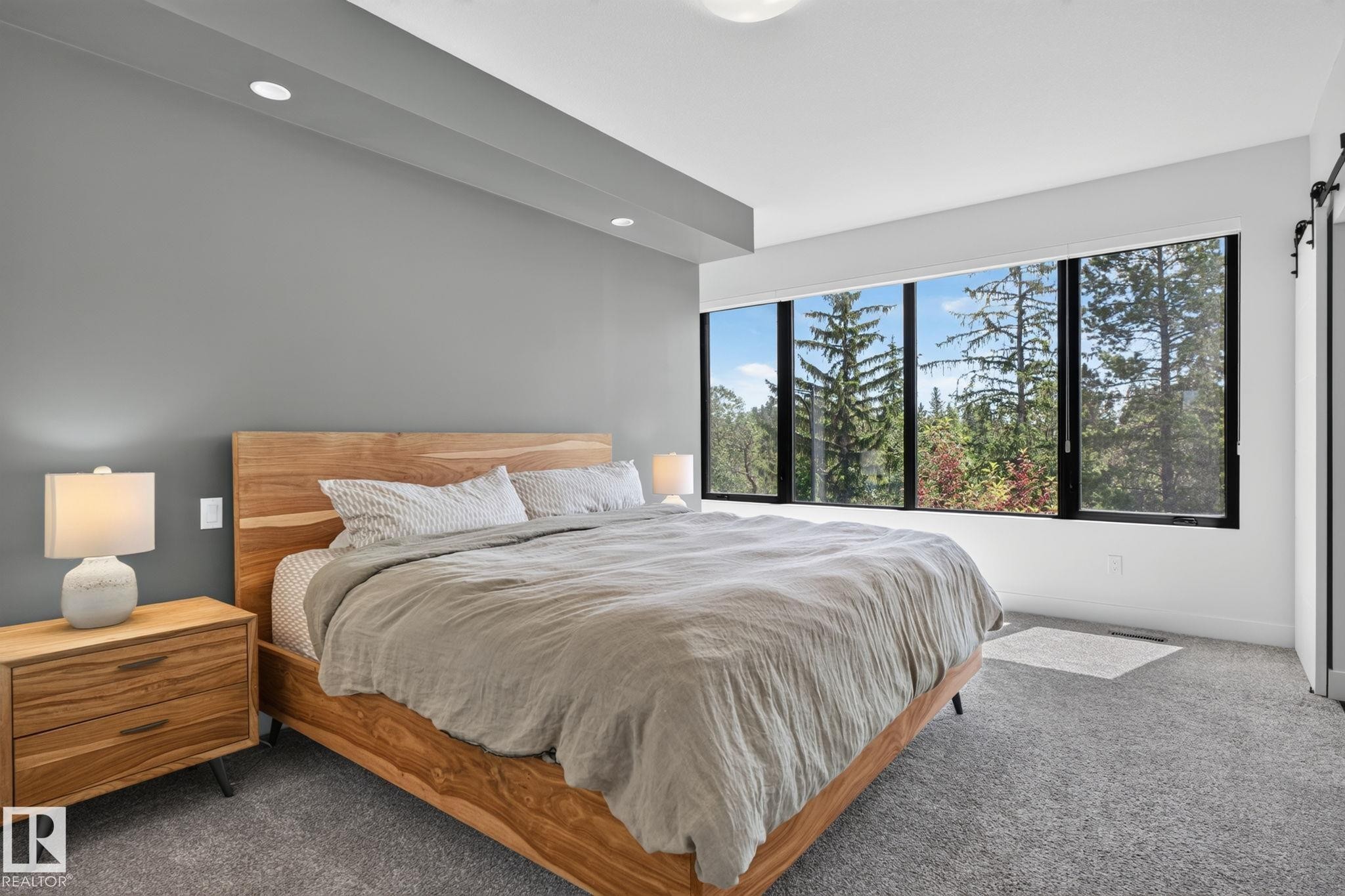 143B Laurier Drive Nw, Edmonton, AB - Indoor Photo Showing Bedroom