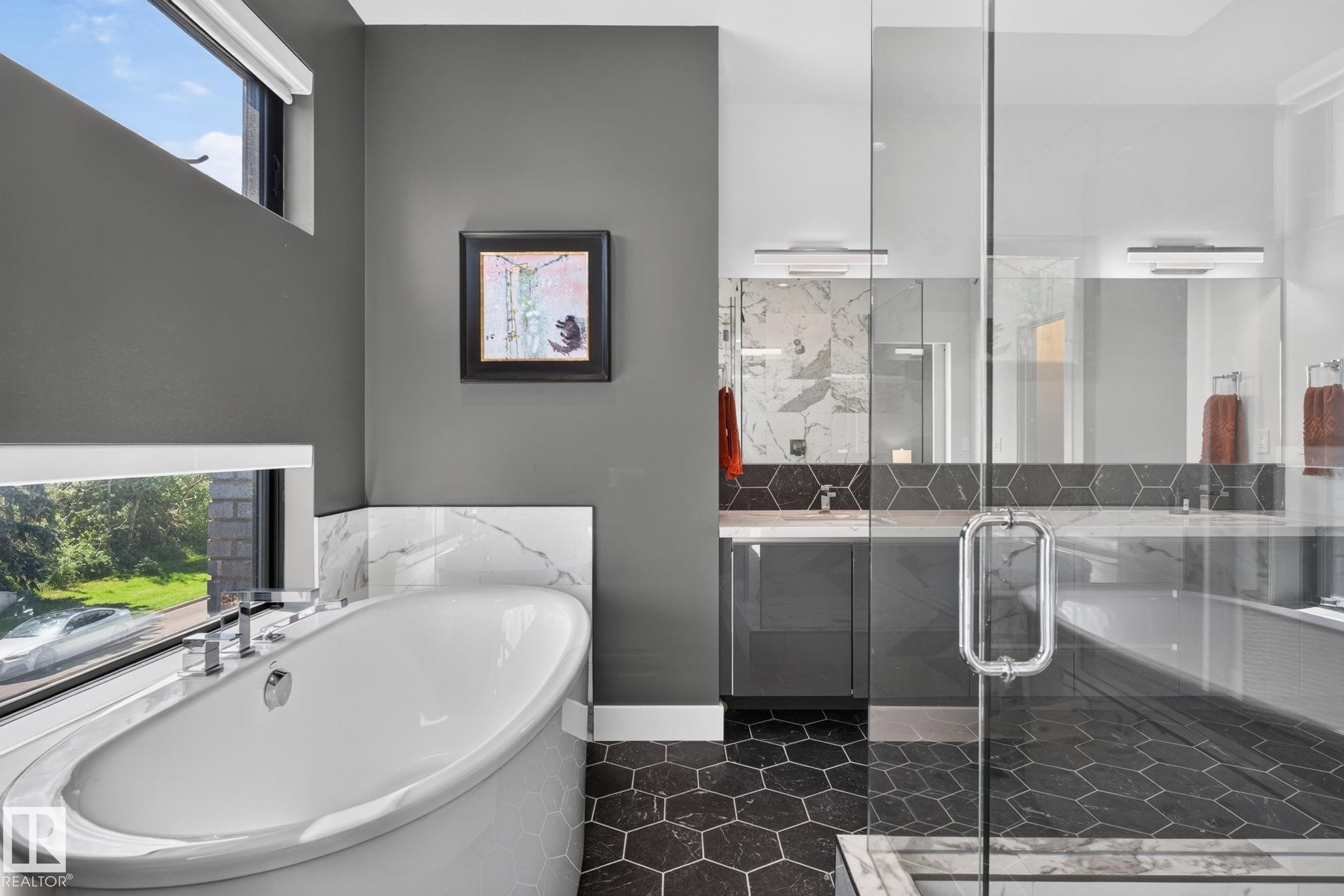 143B Laurier Drive Nw, Edmonton, AB - Indoor Photo Showing Bathroom