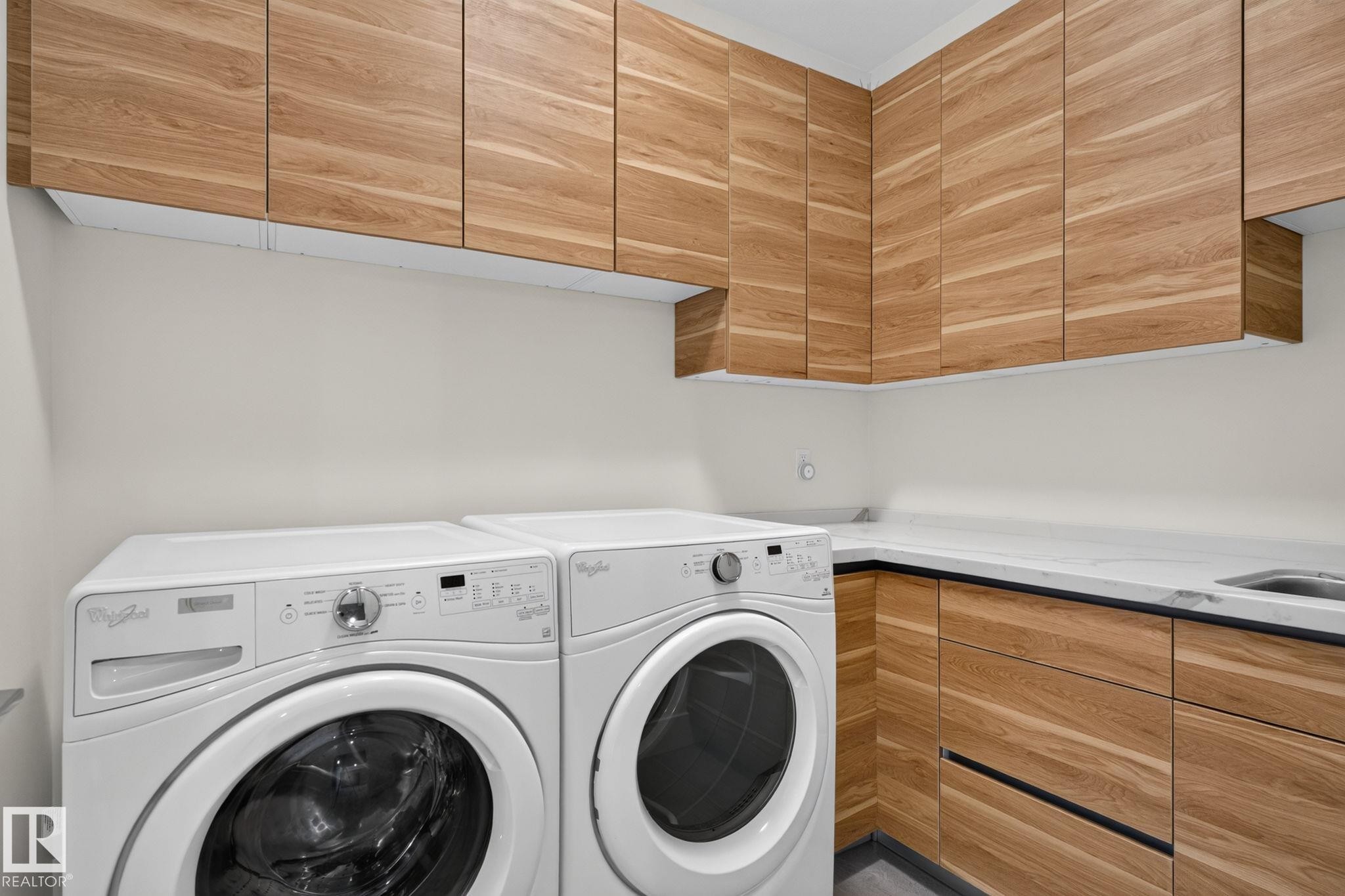 143B Laurier Drive Nw, Edmonton, AB - Indoor Photo Showing Laundry Room