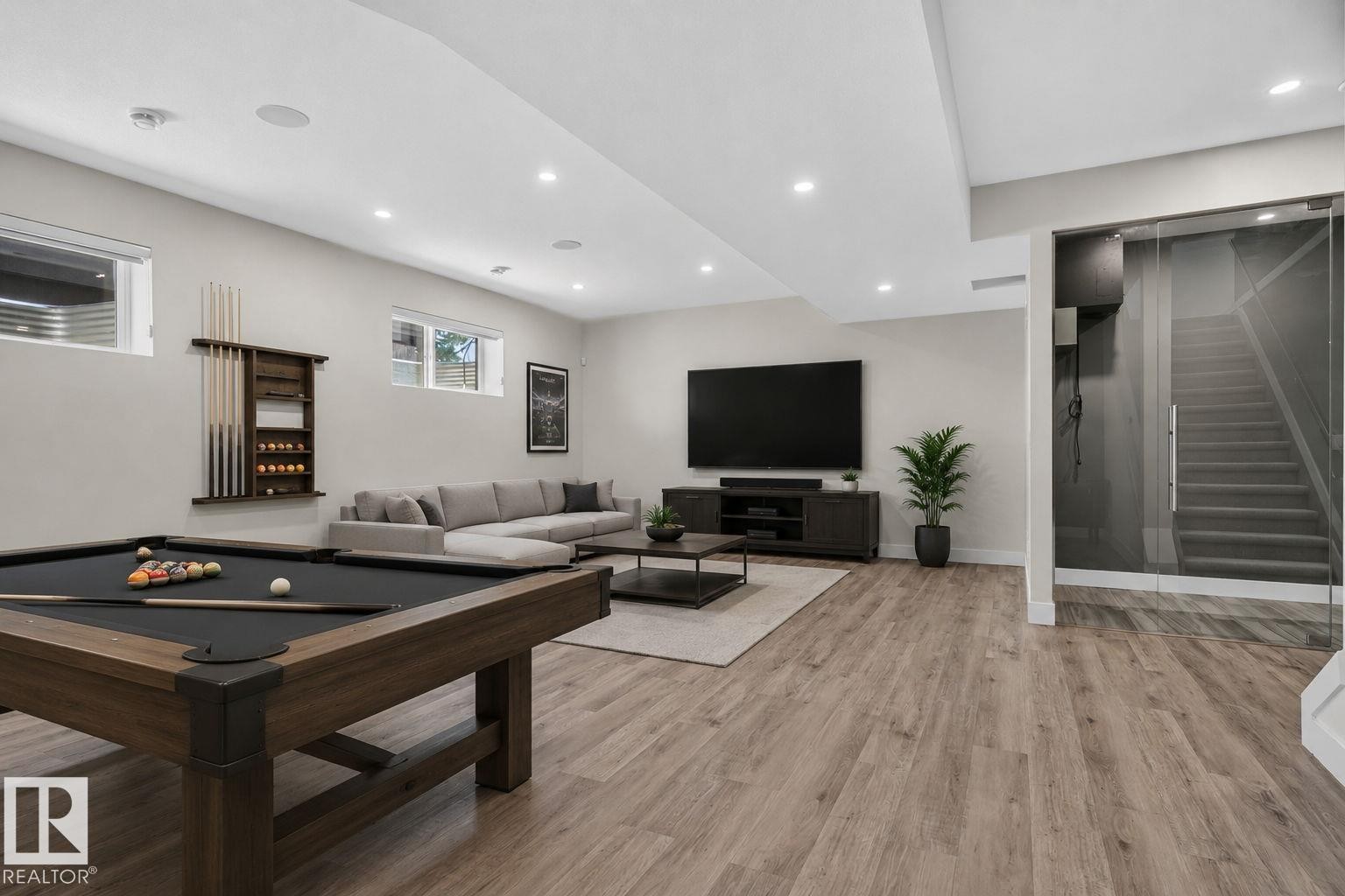 143B Laurier Drive Nw, Edmonton, AB - Indoor