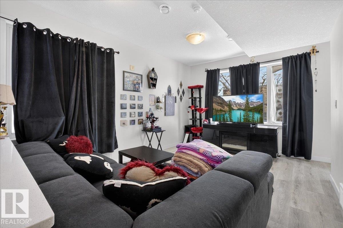 #1 11616 82 St Nw, Edmonton, AB - Indoor