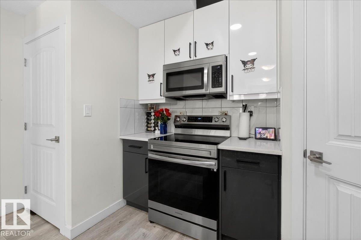 #1 11616 82 St Nw, Edmonton, AB - Indoor Photo Showing Kitchen