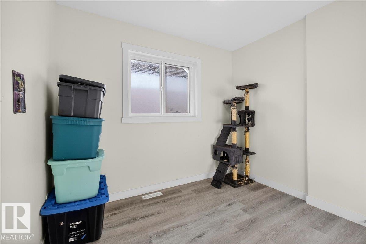 #1 11616 82 St Nw, Edmonton, AB - Indoor Photo Showing Other Room