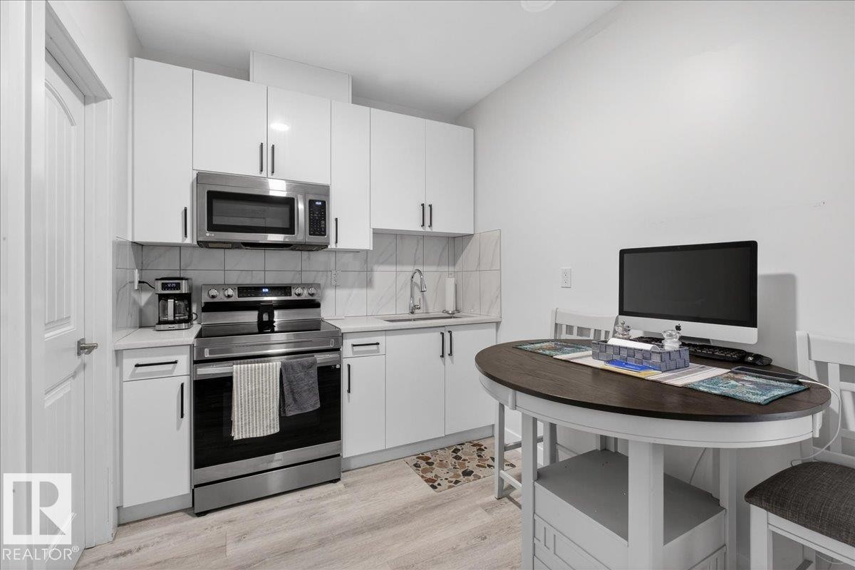 #1 11616 82 St Nw, Edmonton, AB - Indoor Photo Showing Other Room