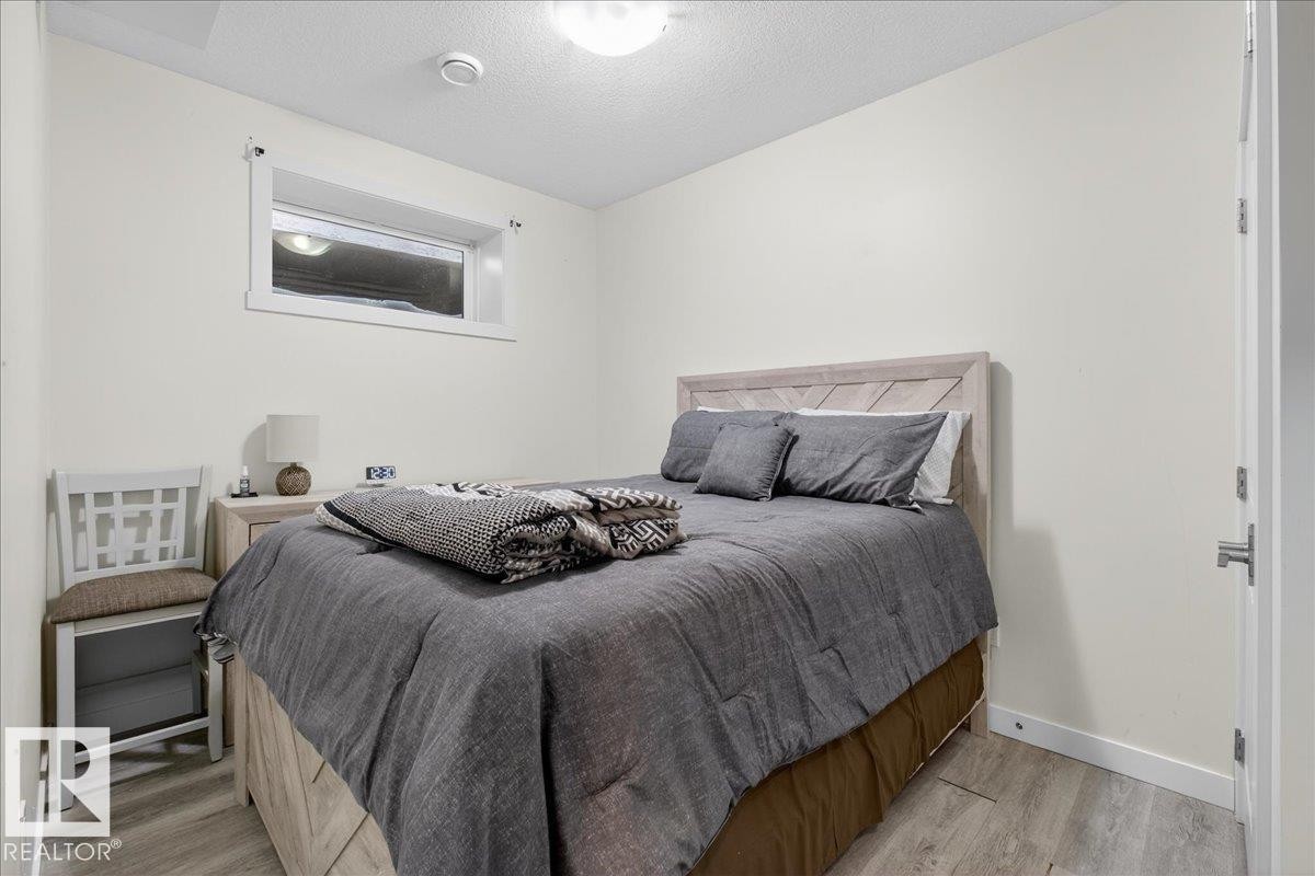 #1 11616 82 St Nw, Edmonton, AB - Indoor Photo Showing Bedroom