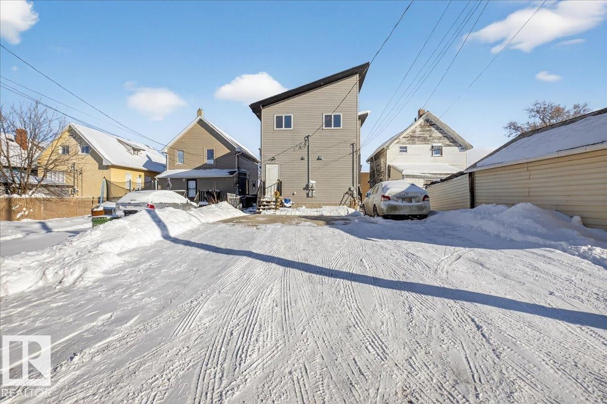 #1 11616 82 St Nw, Edmonton, AB - Outdoor