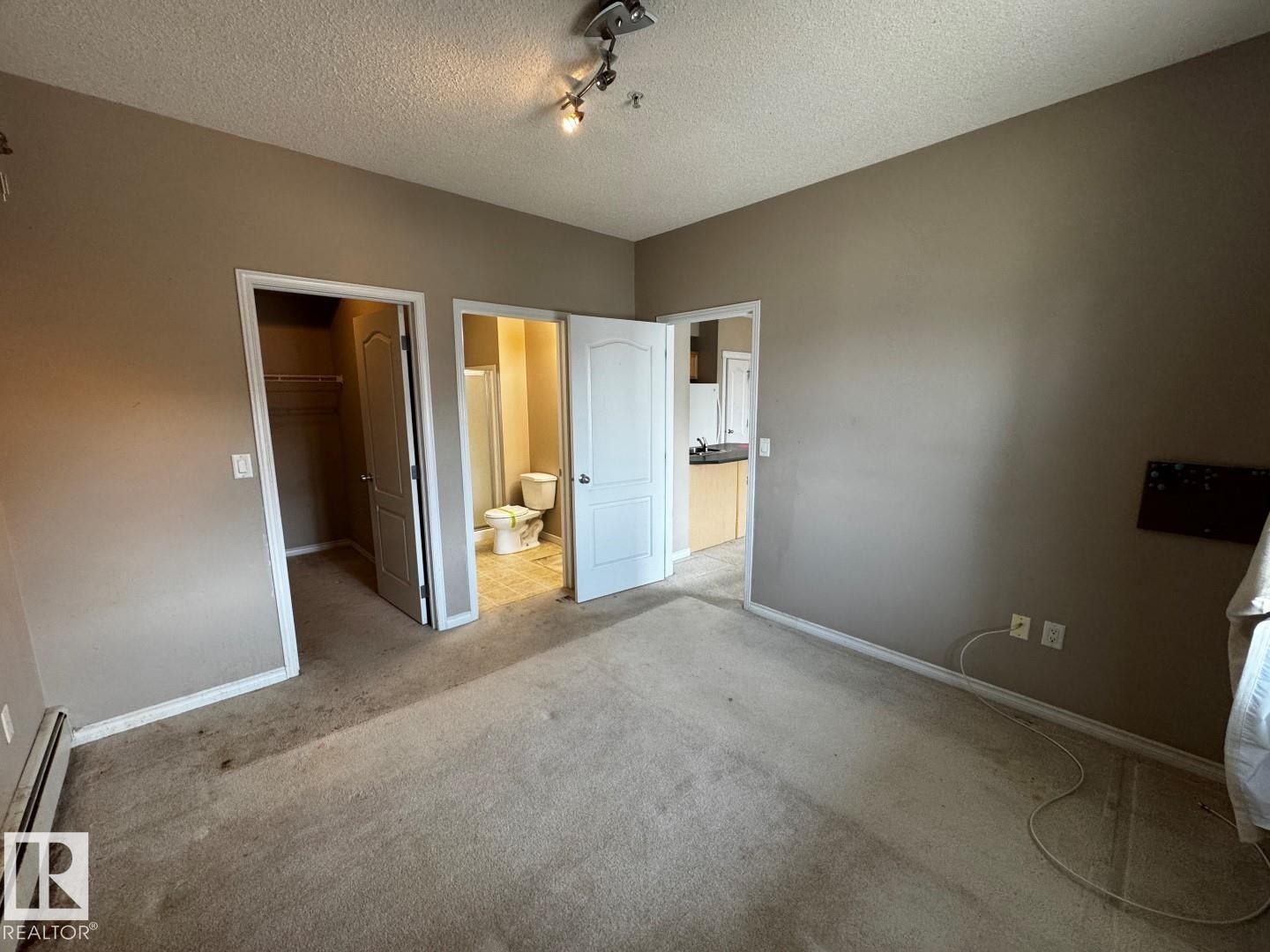 300 16715 100 Avenue, Edmonton, AB - Indoor