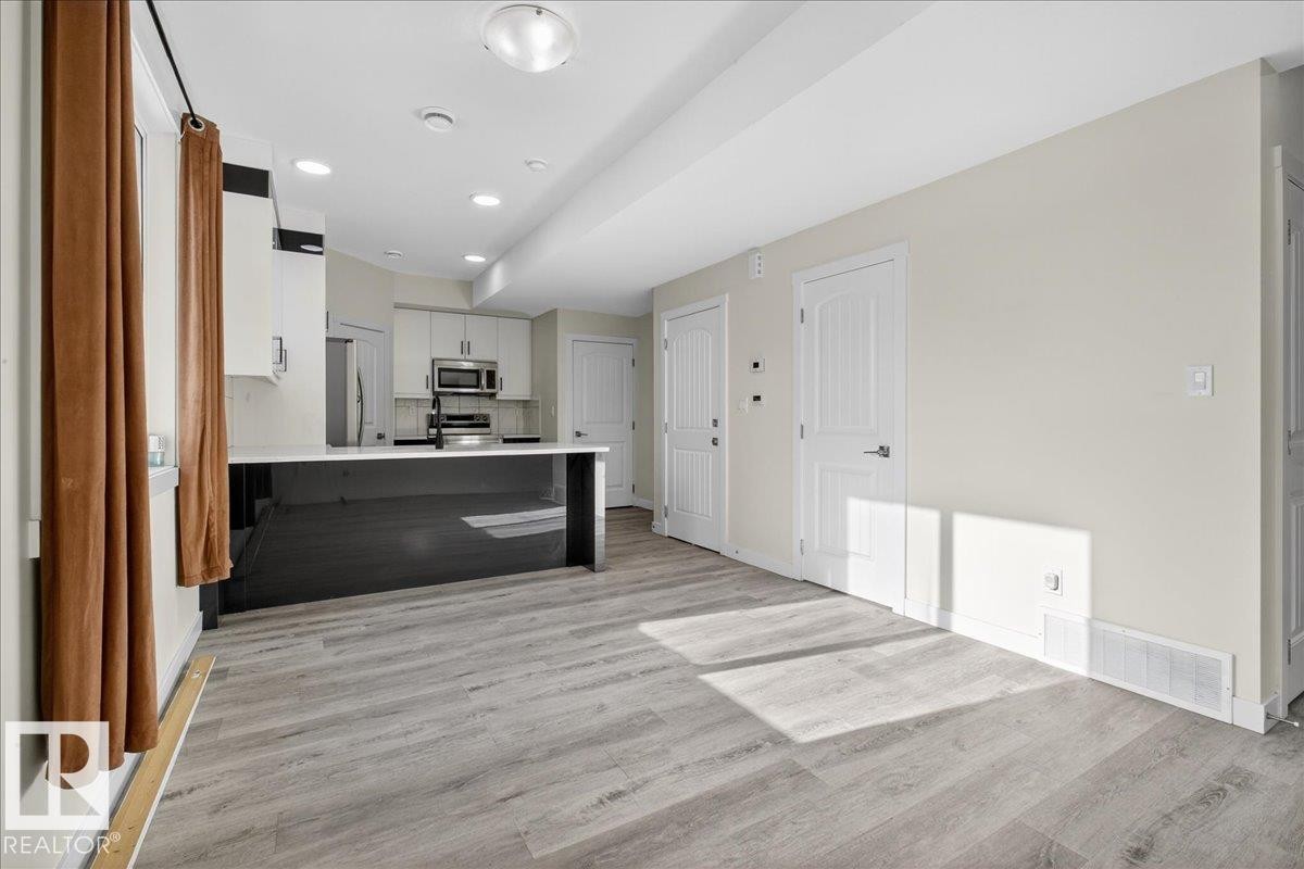 #2 11616 82 St Nw, Edmonton, AB - Indoor Photo Showing Other Room