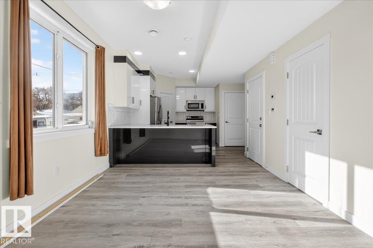 #2 11616 82 St Nw, Edmonton, AB - Indoor Photo Showing Other Room
