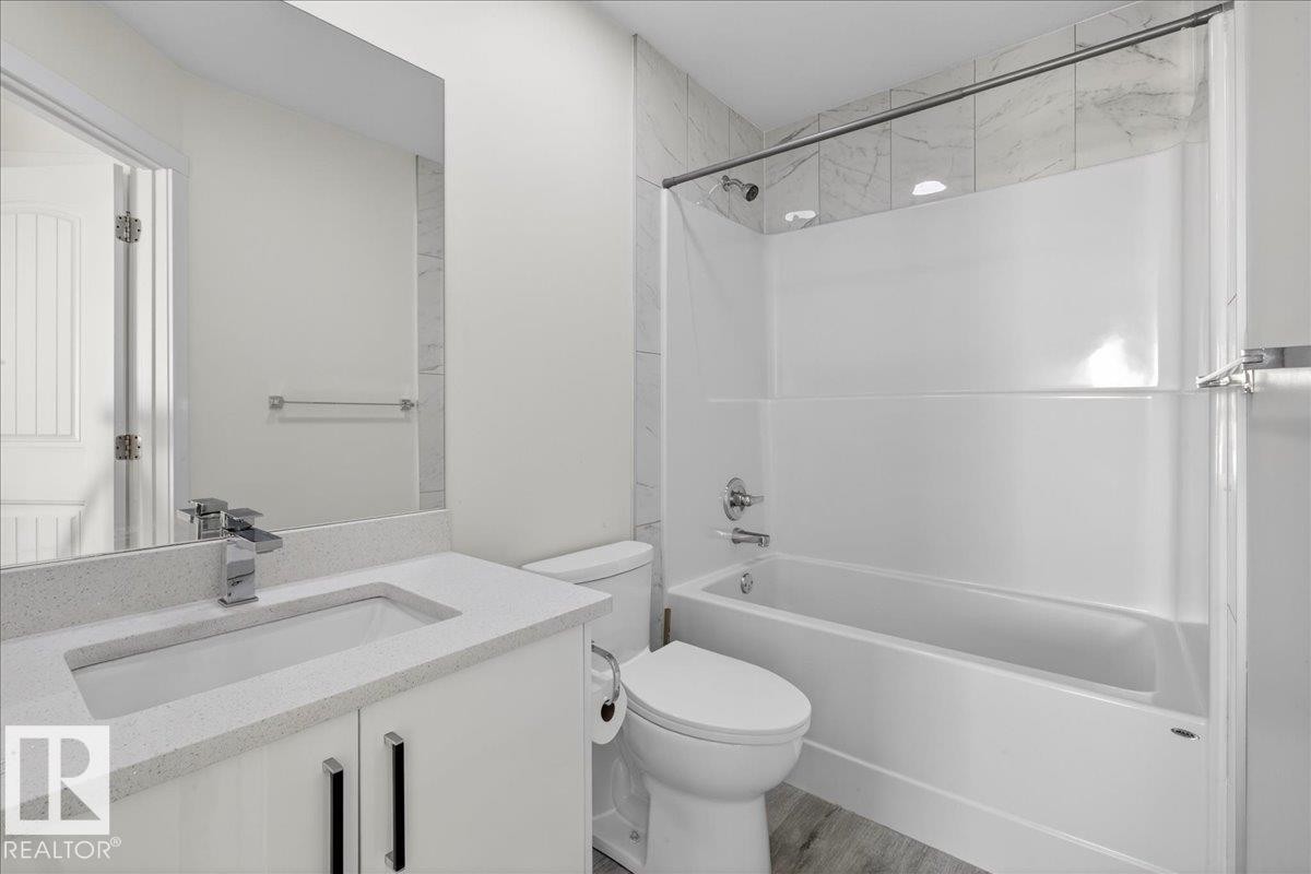 #2 11616 82 St Nw, Edmonton, AB - Indoor Photo Showing Bathroom