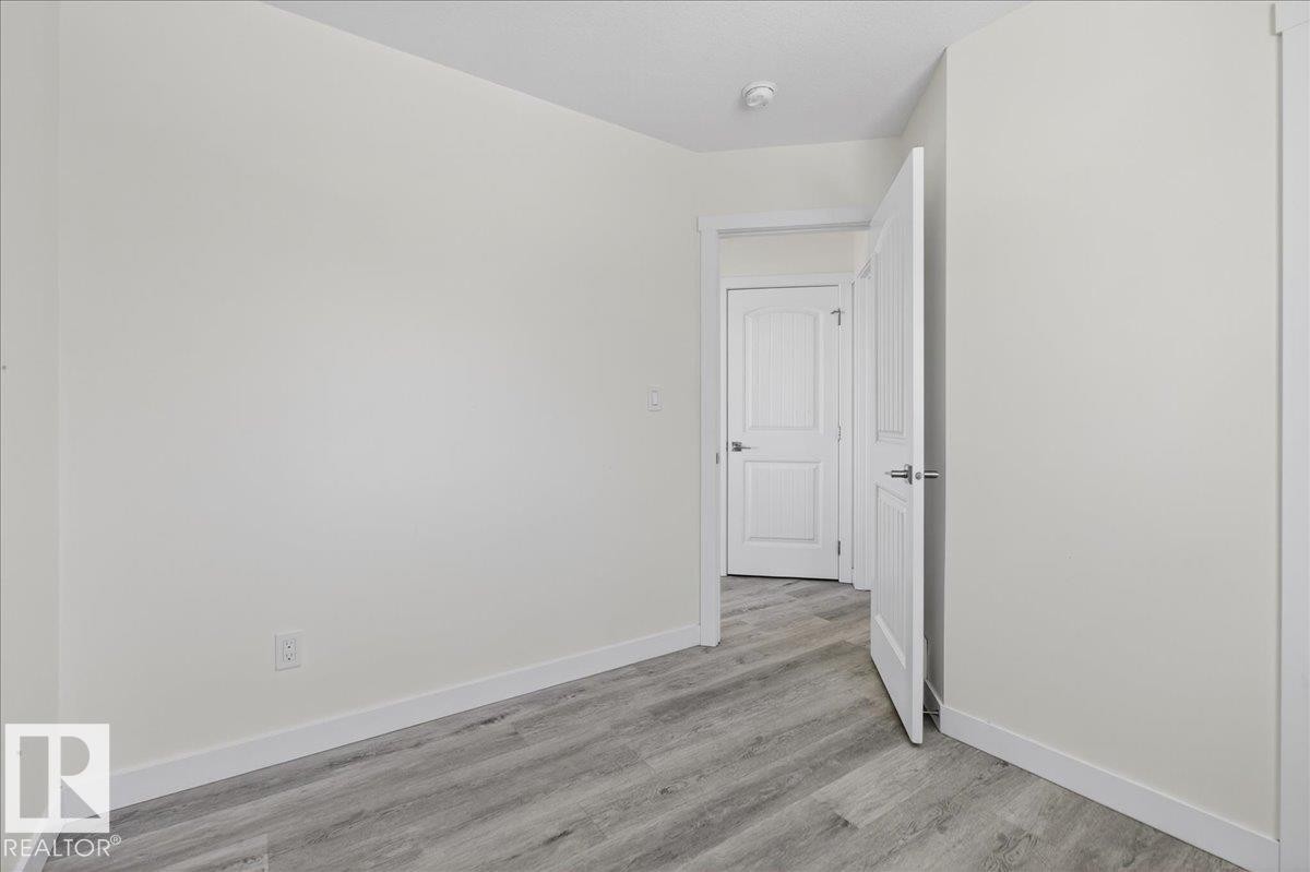 #2 11616 82 St Nw, Edmonton, AB - Indoor Photo Showing Other Room