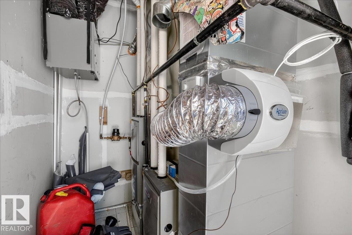 #2 11616 82 St Nw, Edmonton, AB - Indoor Photo Showing Other Room