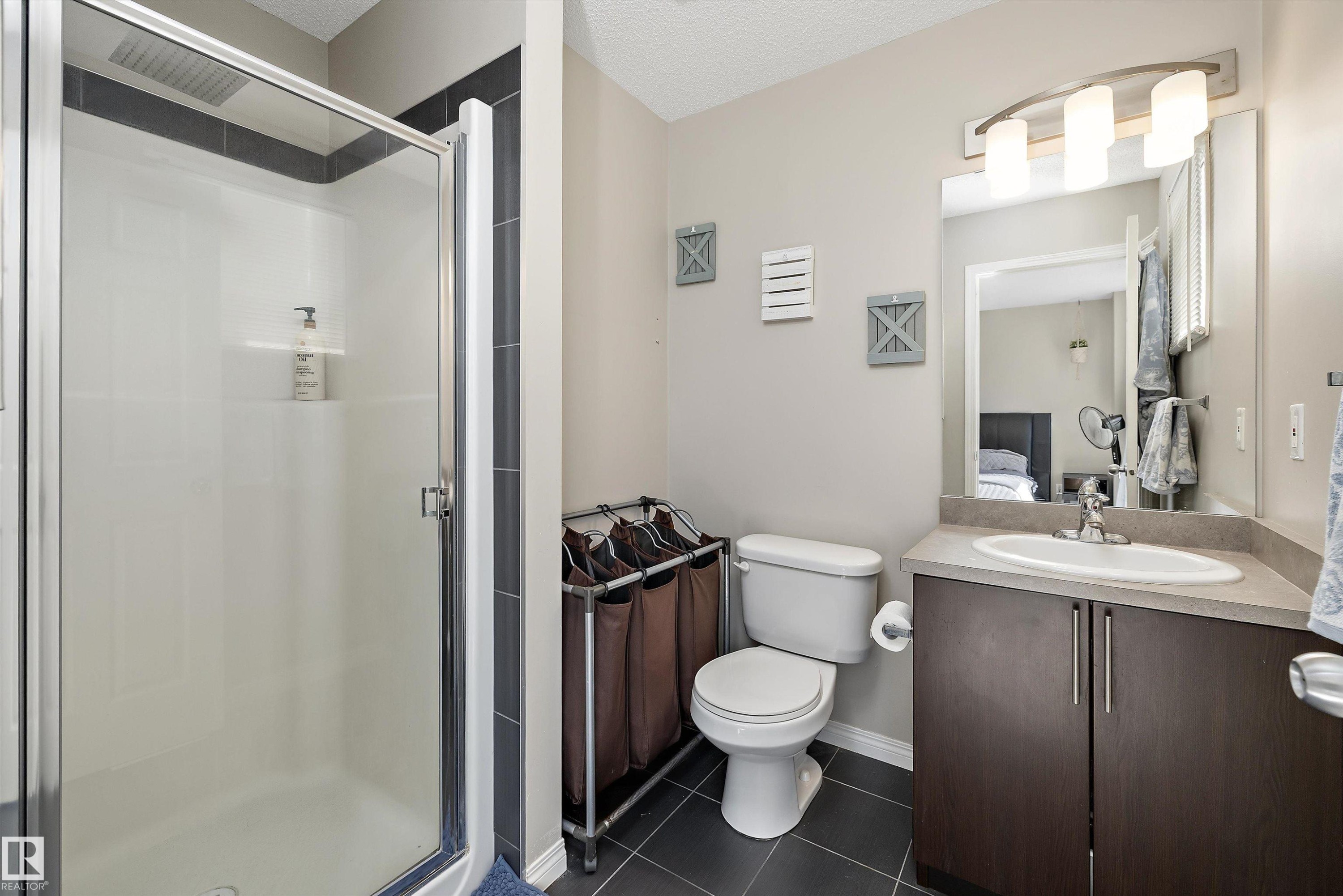 1922 74 Street Sw, Edmonton, AB - Indoor Photo Showing Bathroom