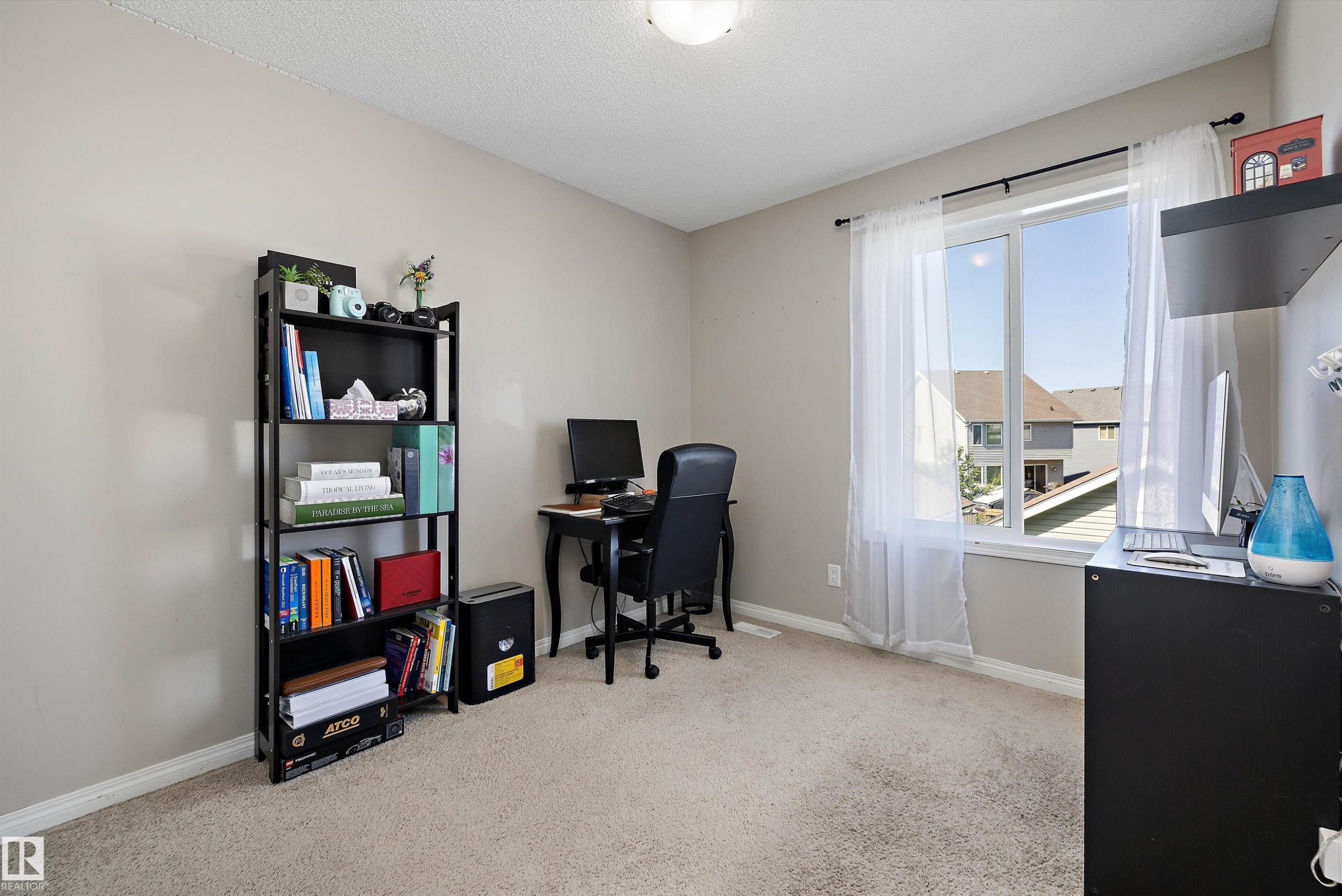1922 74 Street Sw, Edmonton, AB - Indoor Photo Showing Office