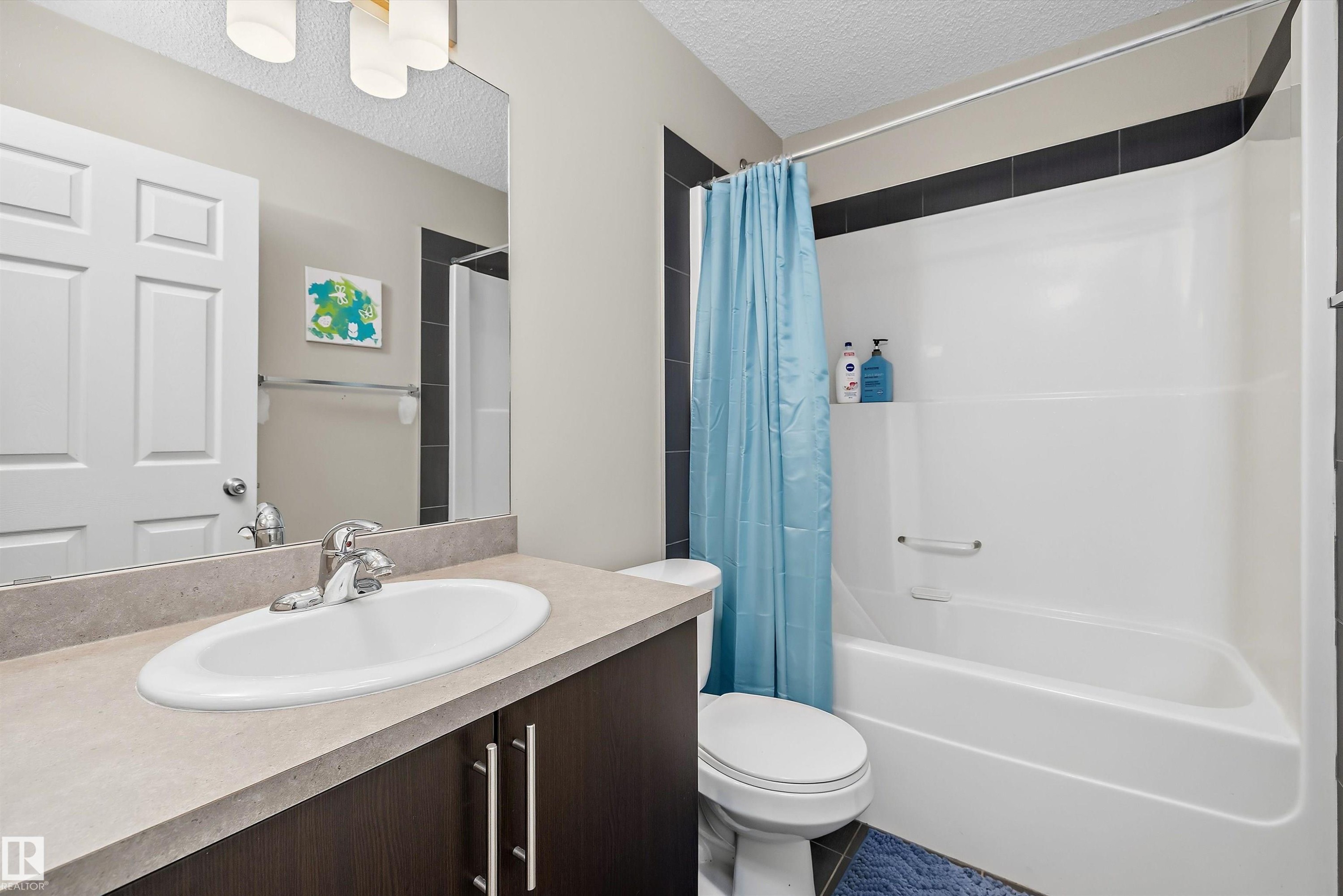 1922 74 Street Sw, Edmonton, AB - Indoor Photo Showing Bathroom