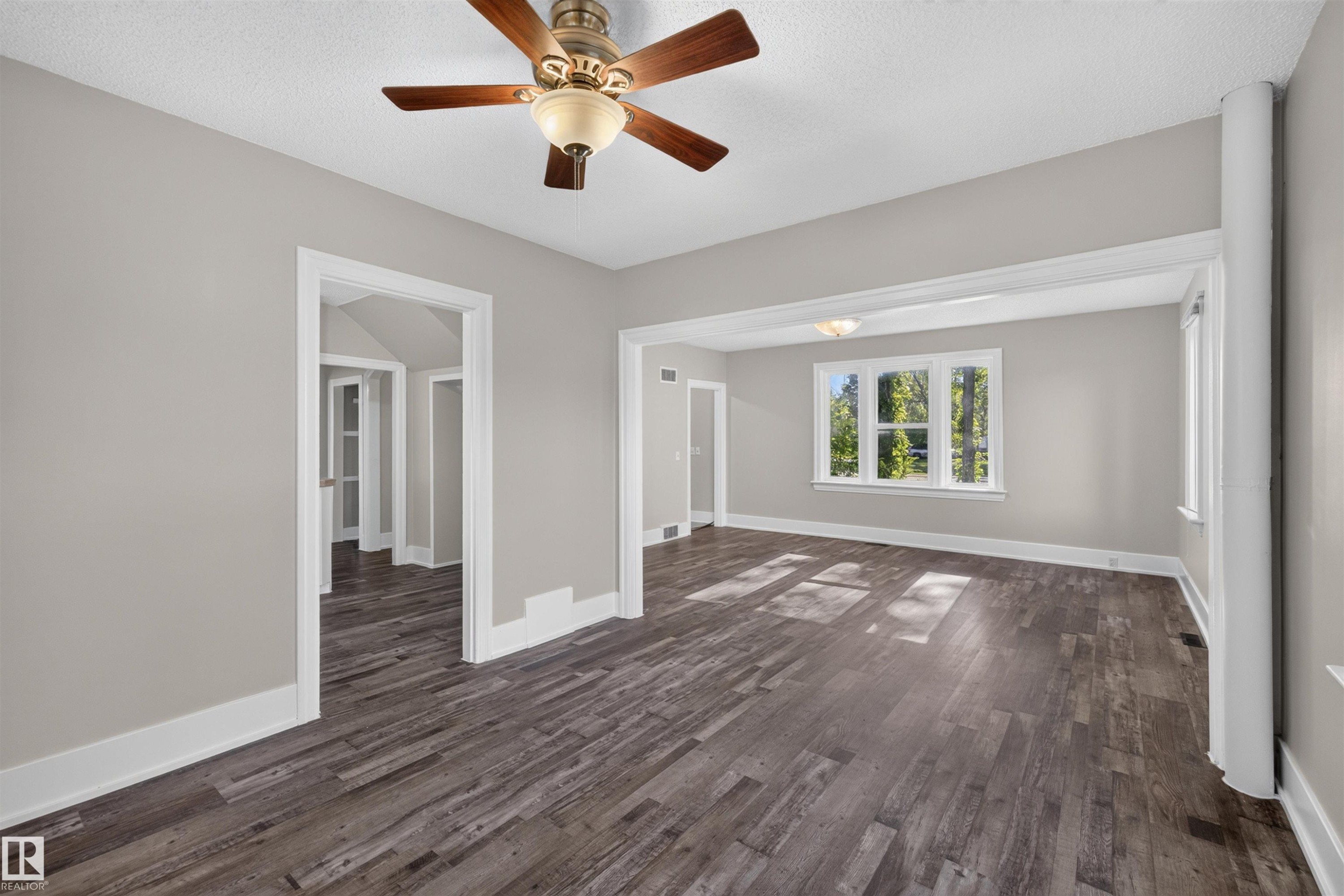 4904 49 Street, Vimy, AB