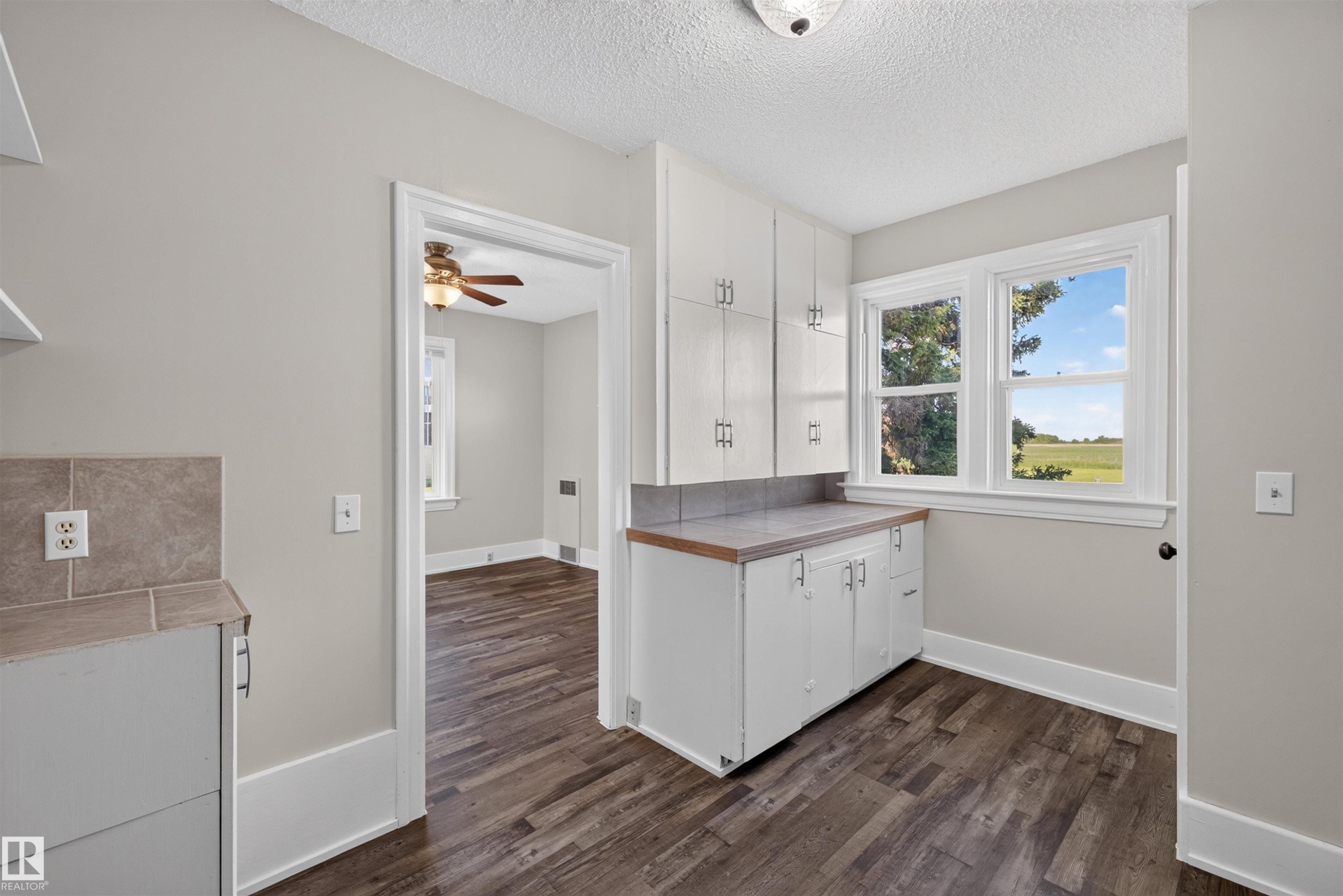4904 49 Street, Vimy, AB