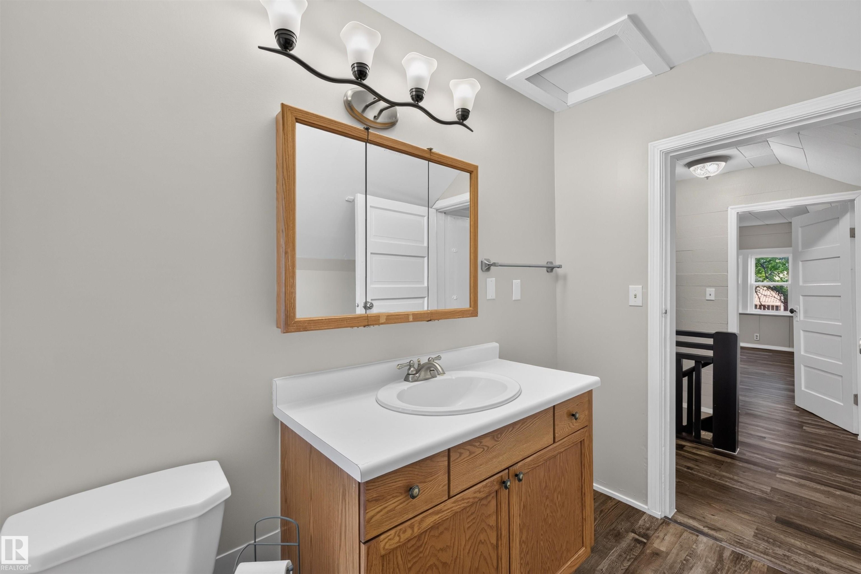 4904 49 Street, Vimy, AB