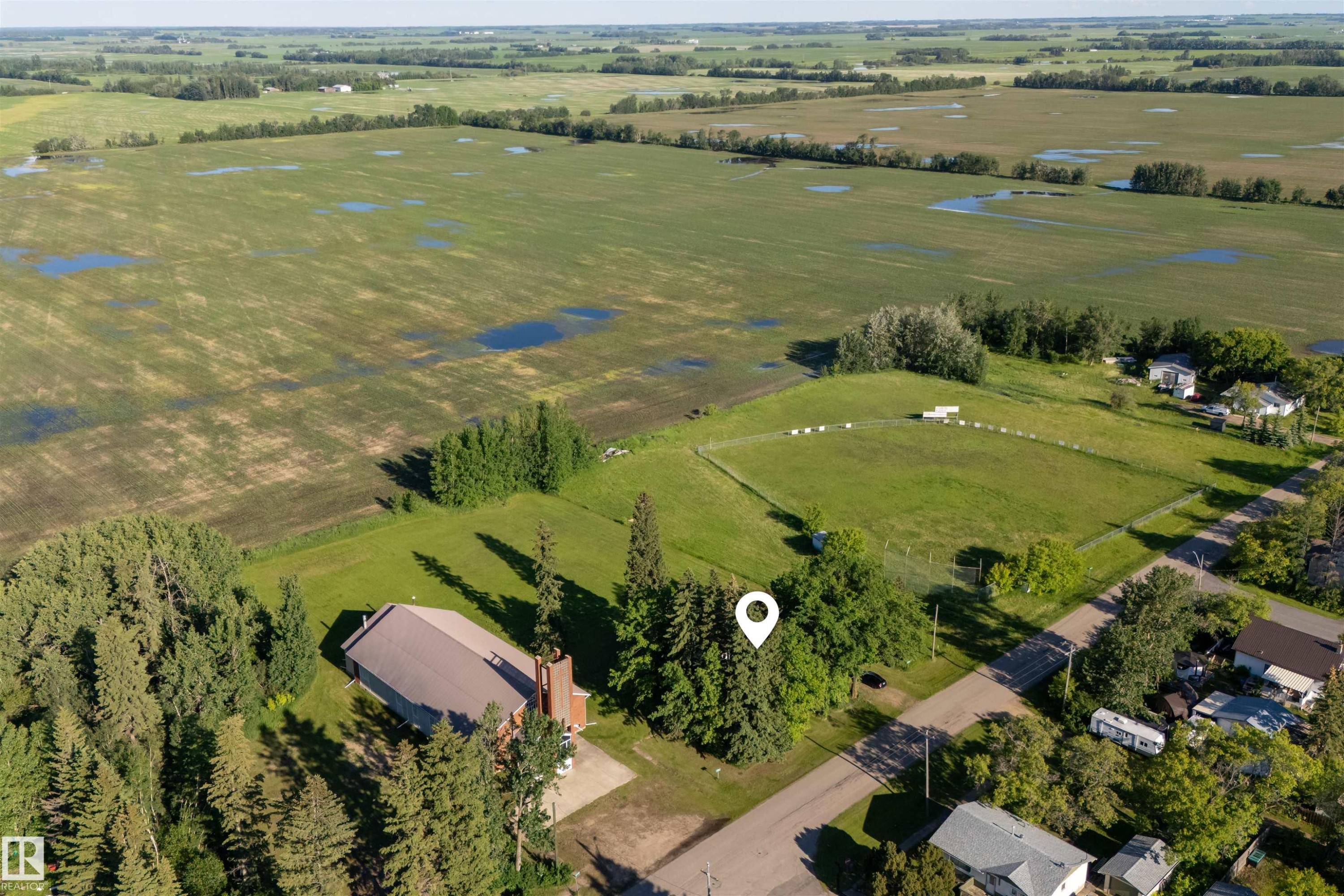 4904 49 Street, Vimy, AB