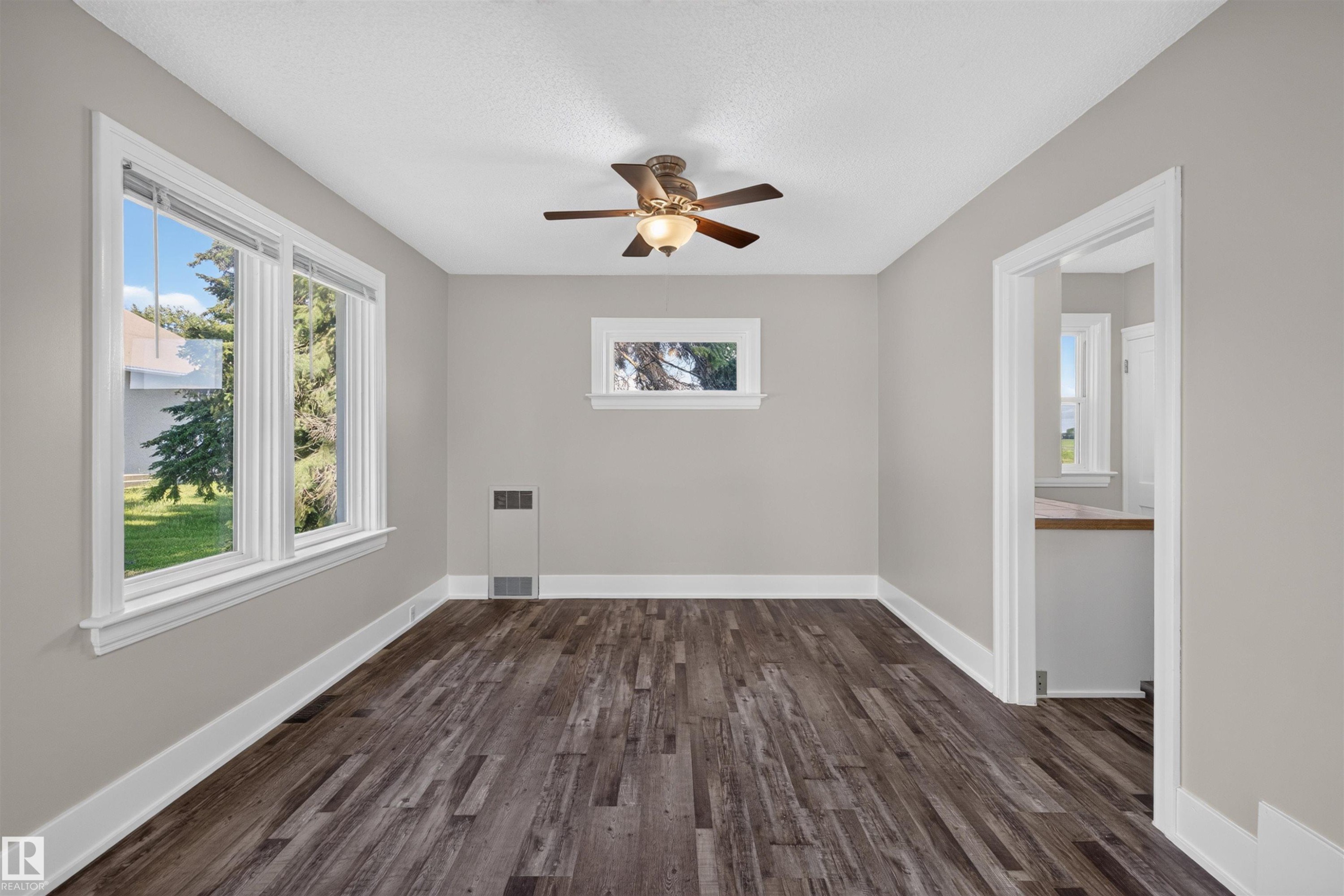4904 49 Street, Vimy, AB